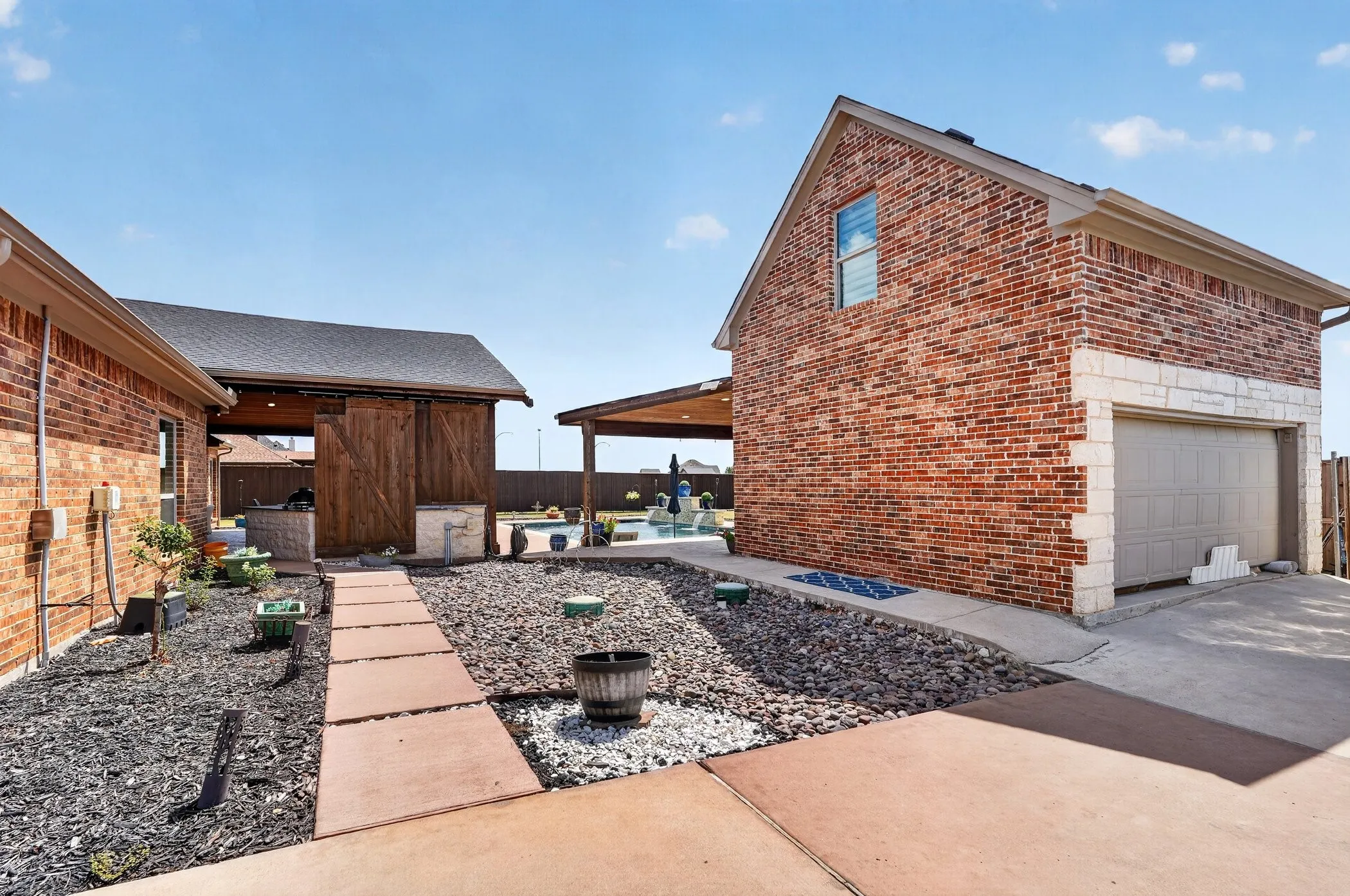 Garage on guest house