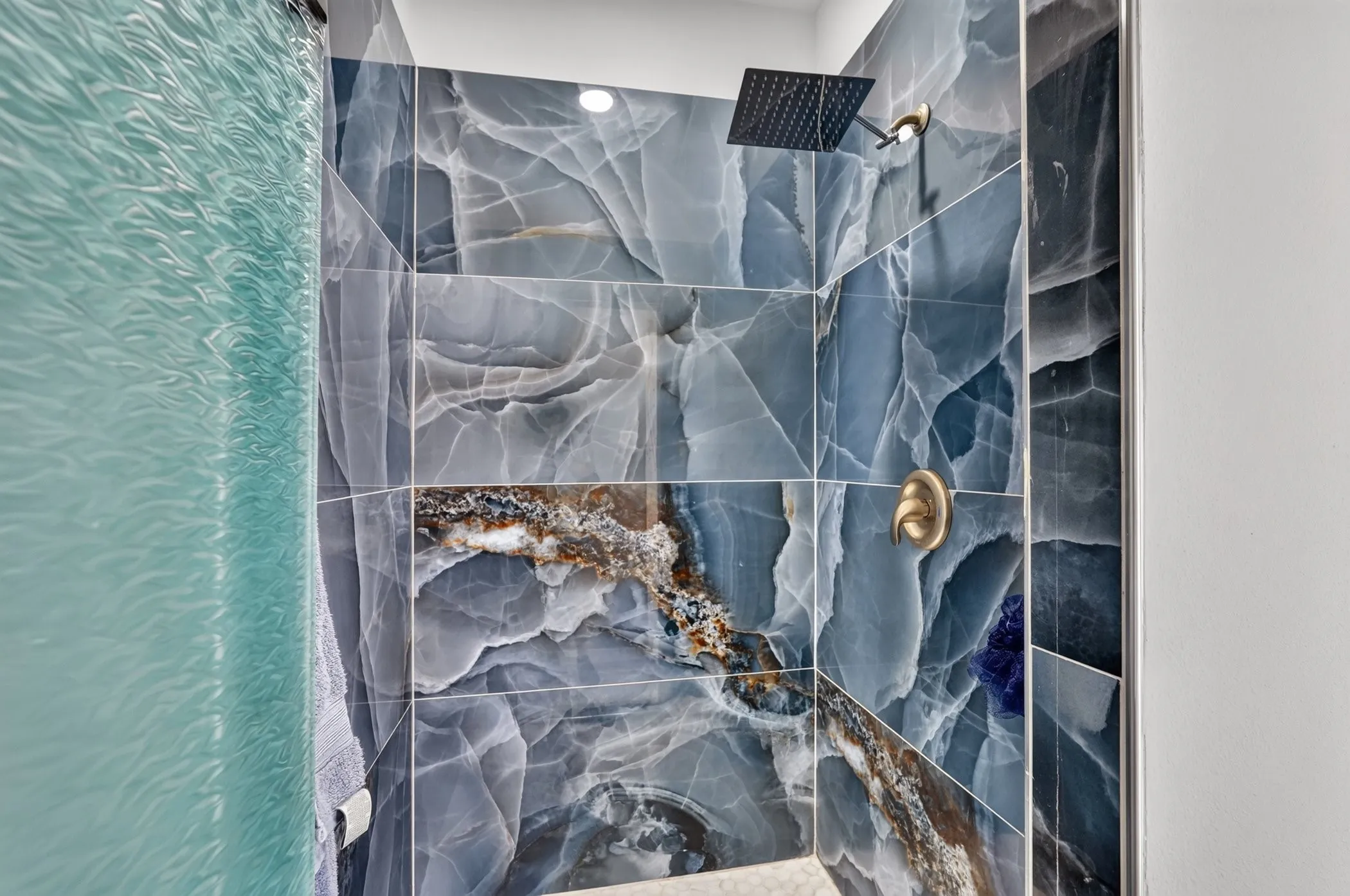 Guest house shower