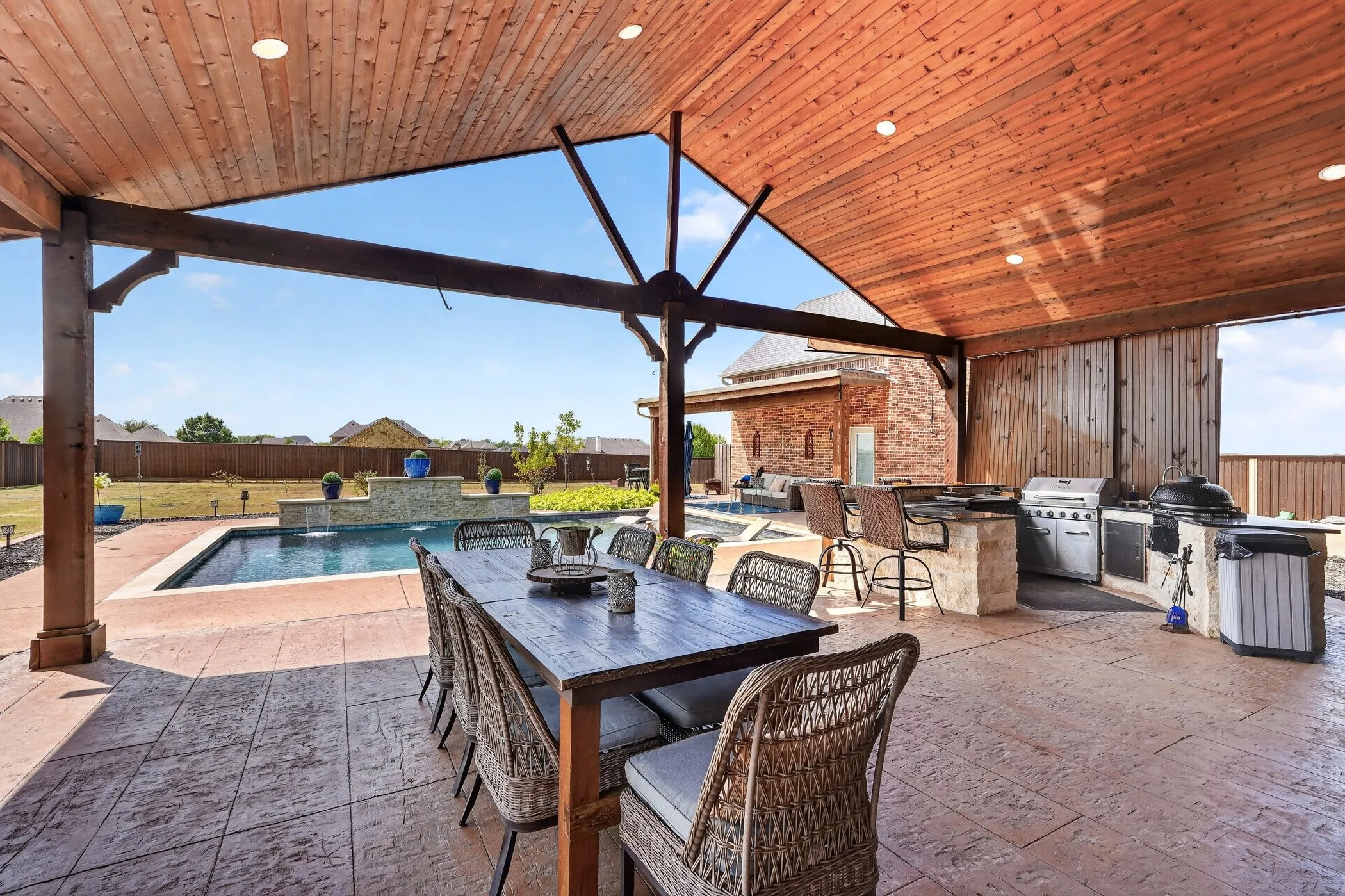 Single Family Residence For Sale in Kaufman County , 15110 Rutledge Lane, Talty, Texas 75126, 4 Bedroom, 4 Bathroom, 4 Garage spaces, 3,179 Sqft, built in 2014, mls#21389787, Real Estate Agent in Talty, Homes For Sale in Kaufman county, Homes For Sale in Talty, Realtor in Talty Texas, Real Estate Brokerage Independent Realty Texas, Luminita Cordes Realtor
