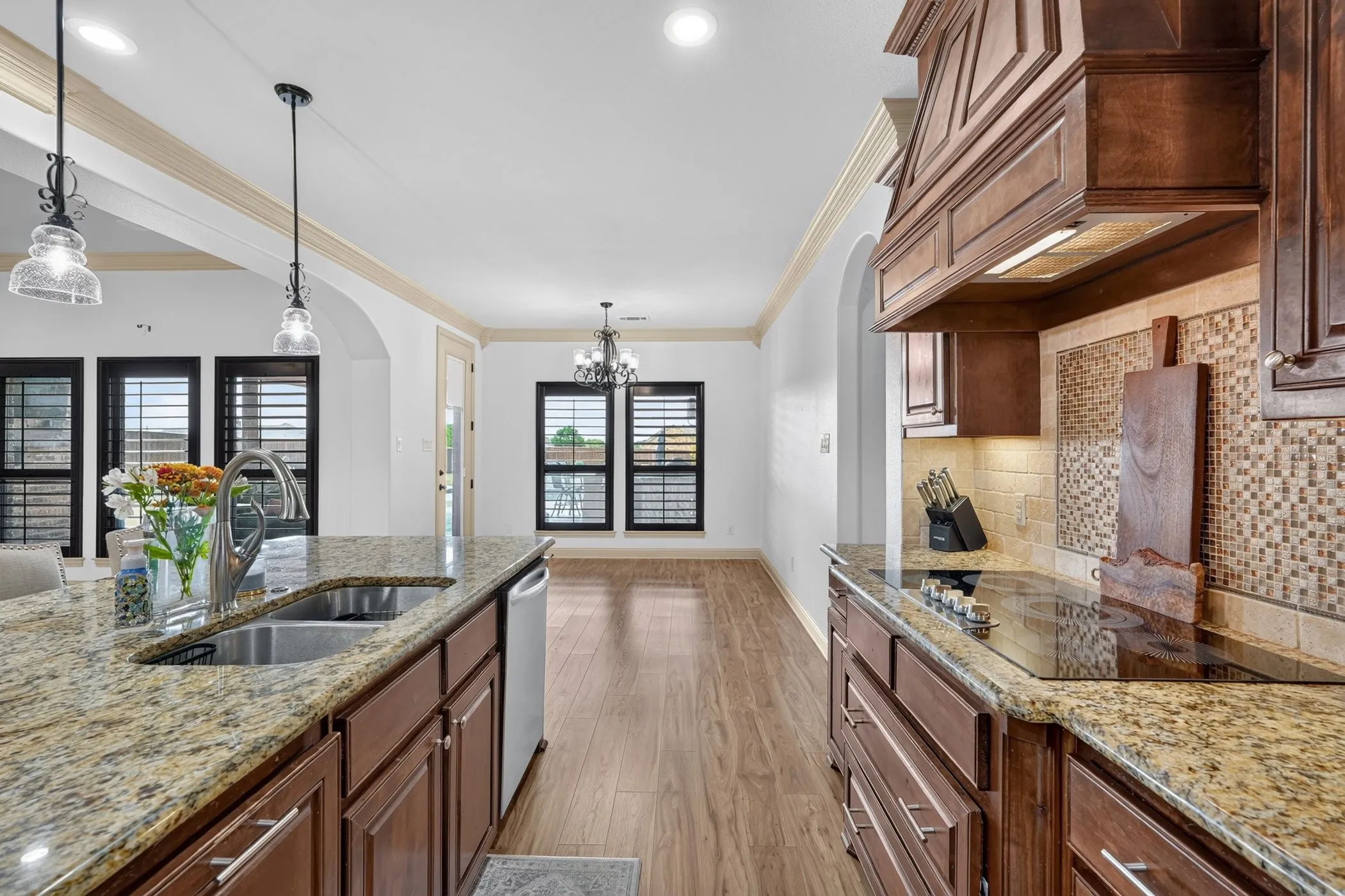 Single Family Residence For Sale in Kaufman County , 15110 Rutledge Lane, Talty, Texas 75126, 4 Bedroom, 4 Bathroom, 4 Garage spaces, 3,179 Sqft, built in 2014, mls#21389787, Real Estate Agent in Talty, Homes For Sale in Kaufman county, Homes For Sale in Talty, Realtor in Talty Texas, Real Estate Brokerage Independent Realty Texas, Luminita Cordes Realtor