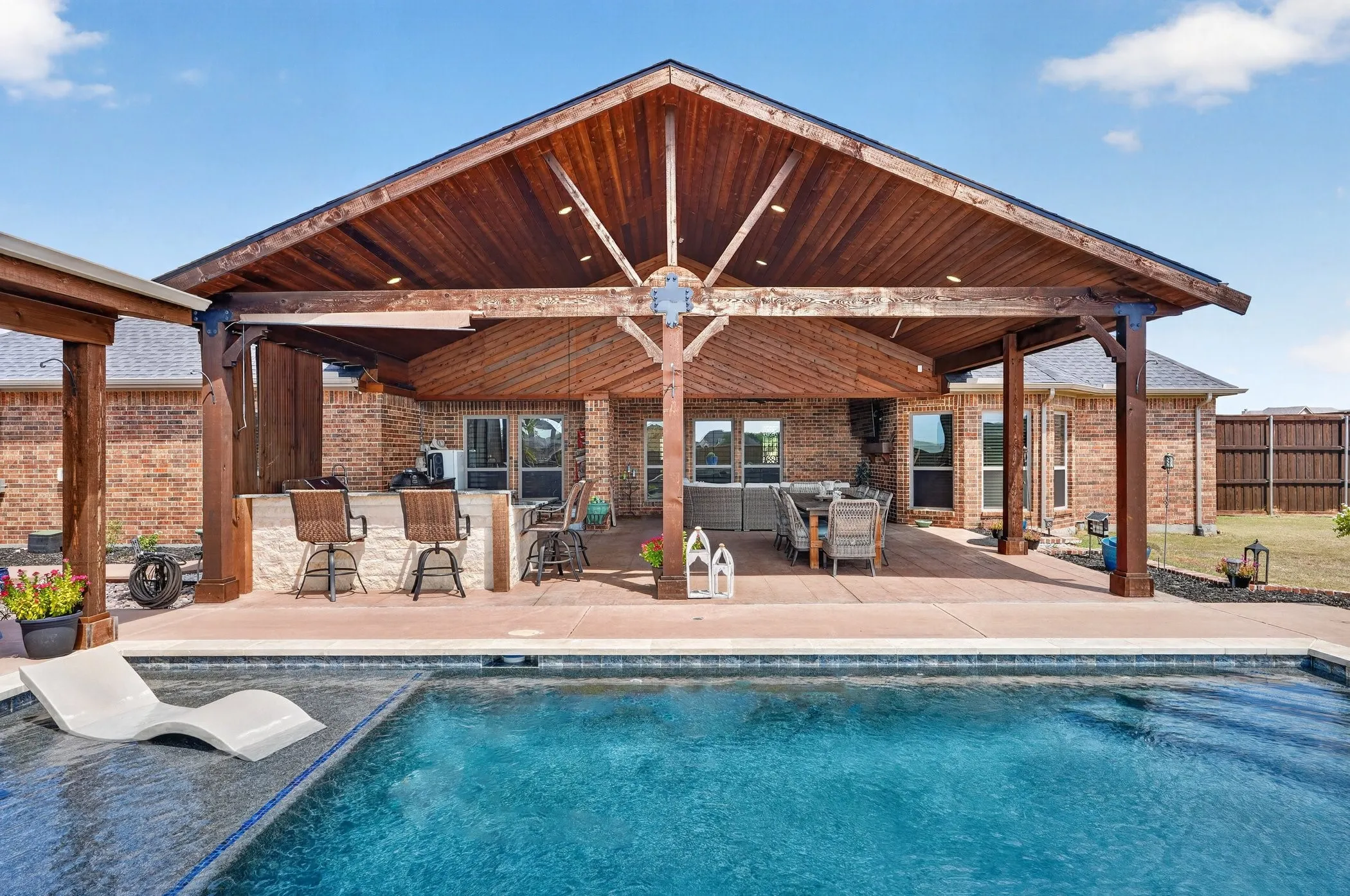 Single Family Residence For Sale in Kaufman County , 15110 Rutledge Lane, Talty, Texas 75126, 4 Bedroom, 4 Bathroom, 4 Garage spaces, 3,179 Sqft, built in 2014, mls#21389787, Real Estate Agent in Talty, Homes For Sale in Kaufman county, Homes For Sale in Talty, Realtor in Talty Texas, Real Estate Brokerage Independent Realty Texas, Luminita Cordes Realtor