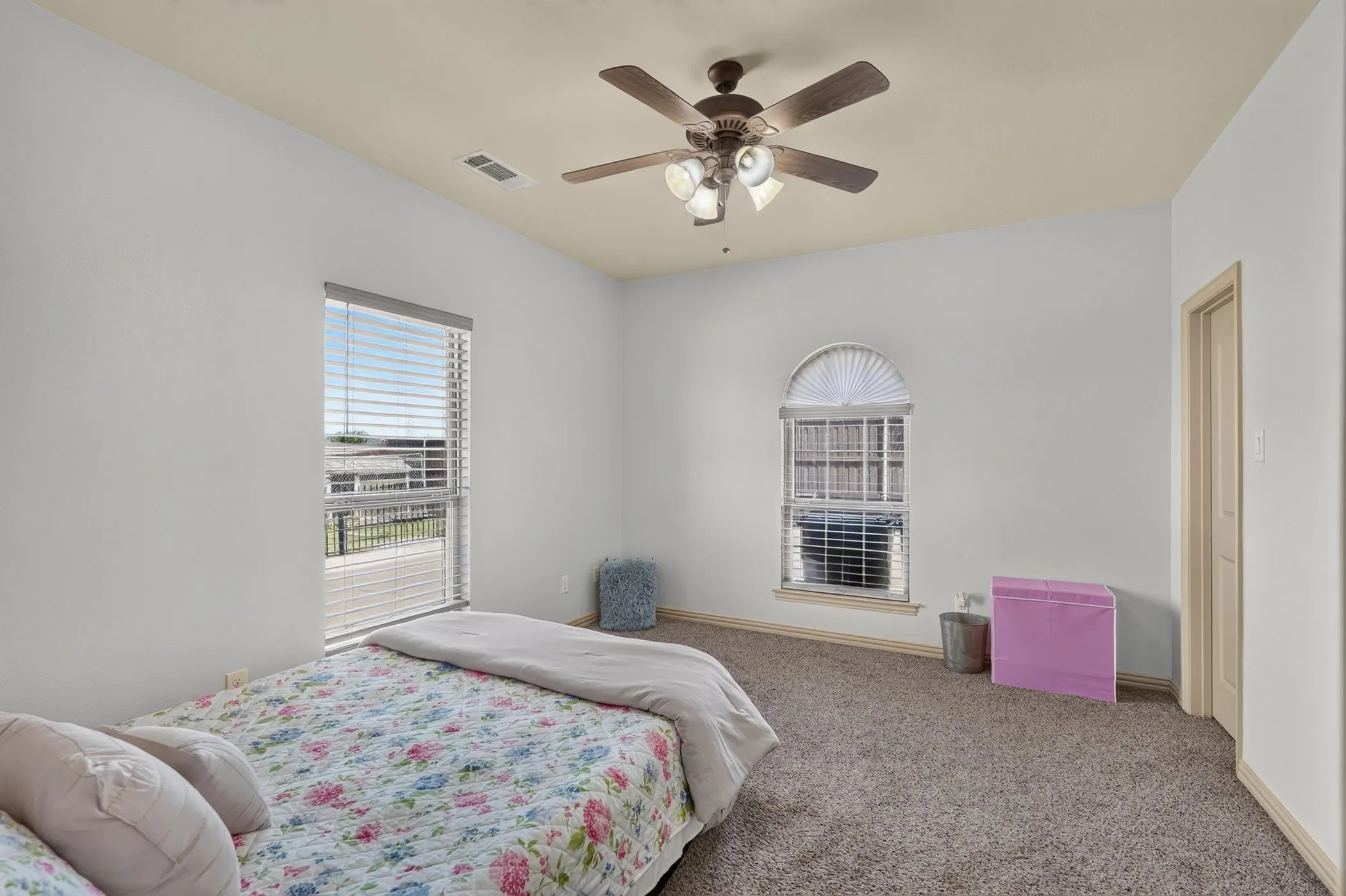 Single Family Residence For Sale in Kaufman County , 15110 Rutledge Lane, Talty, Texas 75126, 4 Bedroom, 4 Bathroom, 4 Garage spaces, 3,179 Sqft, built in 2014, mls#21389787, Real Estate Agent in Talty, Homes For Sale in Kaufman county, Homes For Sale in Talty, Realtor in Talty Texas, Real Estate Brokerage Independent Realty Texas, Luminita Cordes Realtor