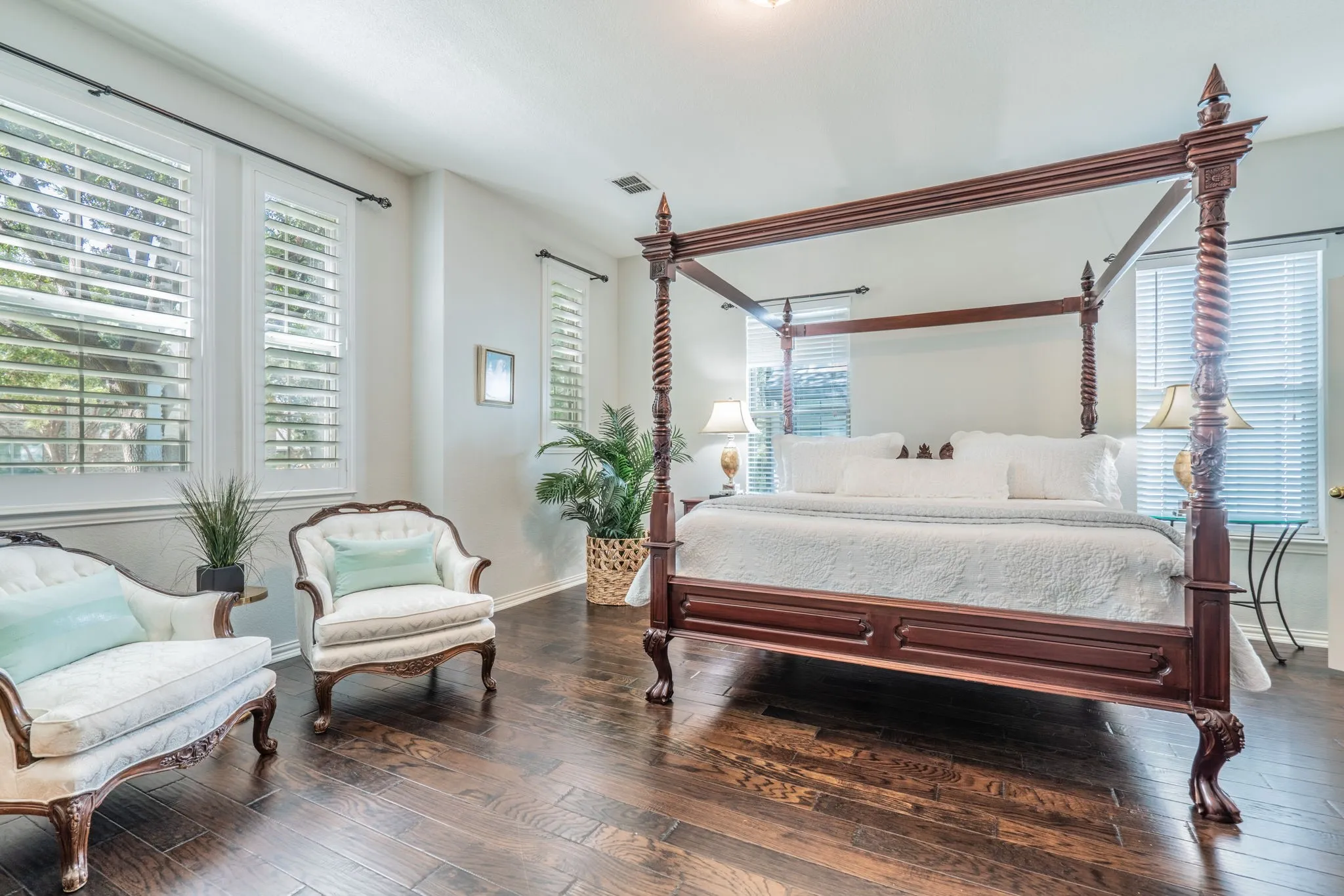 Single Family Residence For Sale in Denton County , 2336 Kittyhawk Drive, Frisco, Texas 75033, 4 Bedroom, 4 Bathroom, 2 Garage spaces, 3,341 Sqft, built in 2006, mls#21380921, Real Estate Agent in Frisco, Homes For Sale in Denton county, Homes For Sale in Frisco, Realtor in Frisco Texas, Real Estate Brokerage Independent Realty Texas, Luminita Cordes Realtor