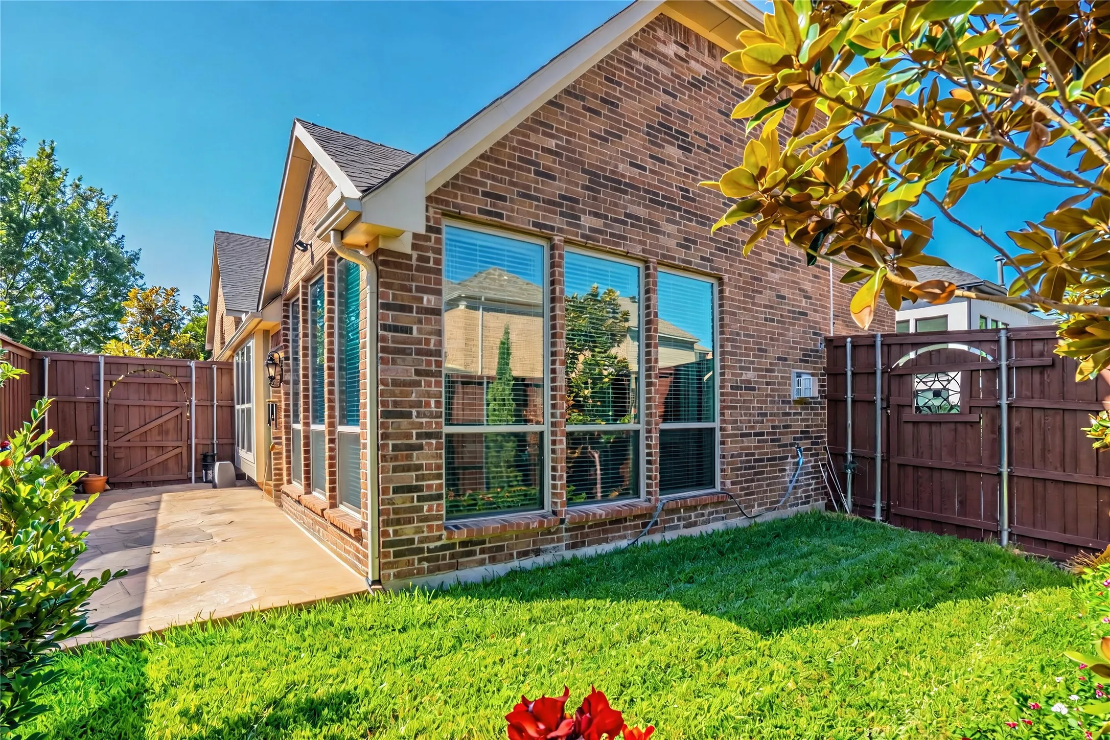 Single Family Residence For Sale in Denton County , 2336 Kittyhawk Drive, Frisco, Texas 75033, 4 Bedroom, 4 Bathroom, 2 Garage spaces, 3,341 Sqft, built in 2006, mls#21380921, Real Estate Agent in Frisco, Homes For Sale in Denton county, Homes For Sale in Frisco, Realtor in Frisco Texas, Real Estate Brokerage Independent Realty Texas, Luminita Cordes Realtor