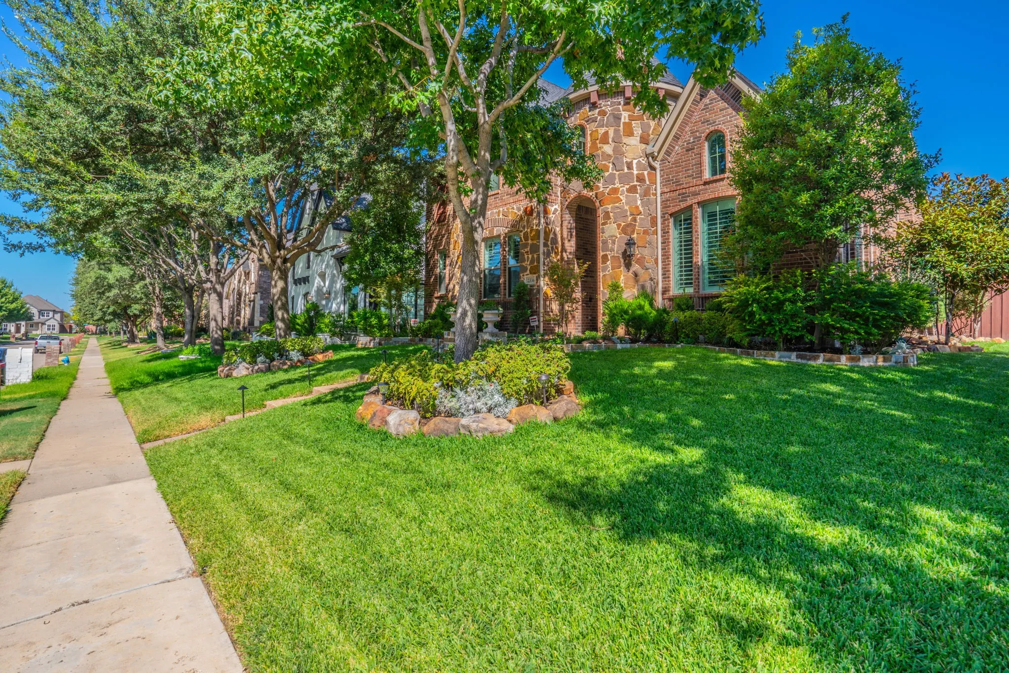Single Family Residence For Sale in Denton County , 2336 Kittyhawk Drive, Frisco, Texas 75033, 4 Bedroom, 4 Bathroom, 2 Garage spaces, 3,341 Sqft, built in 2006, mls#21380921, Real Estate Agent in Frisco, Homes For Sale in Denton county, Homes For Sale in Frisco, Realtor in Frisco Texas, Real Estate Brokerage Independent Realty Texas, Luminita Cordes Realtor