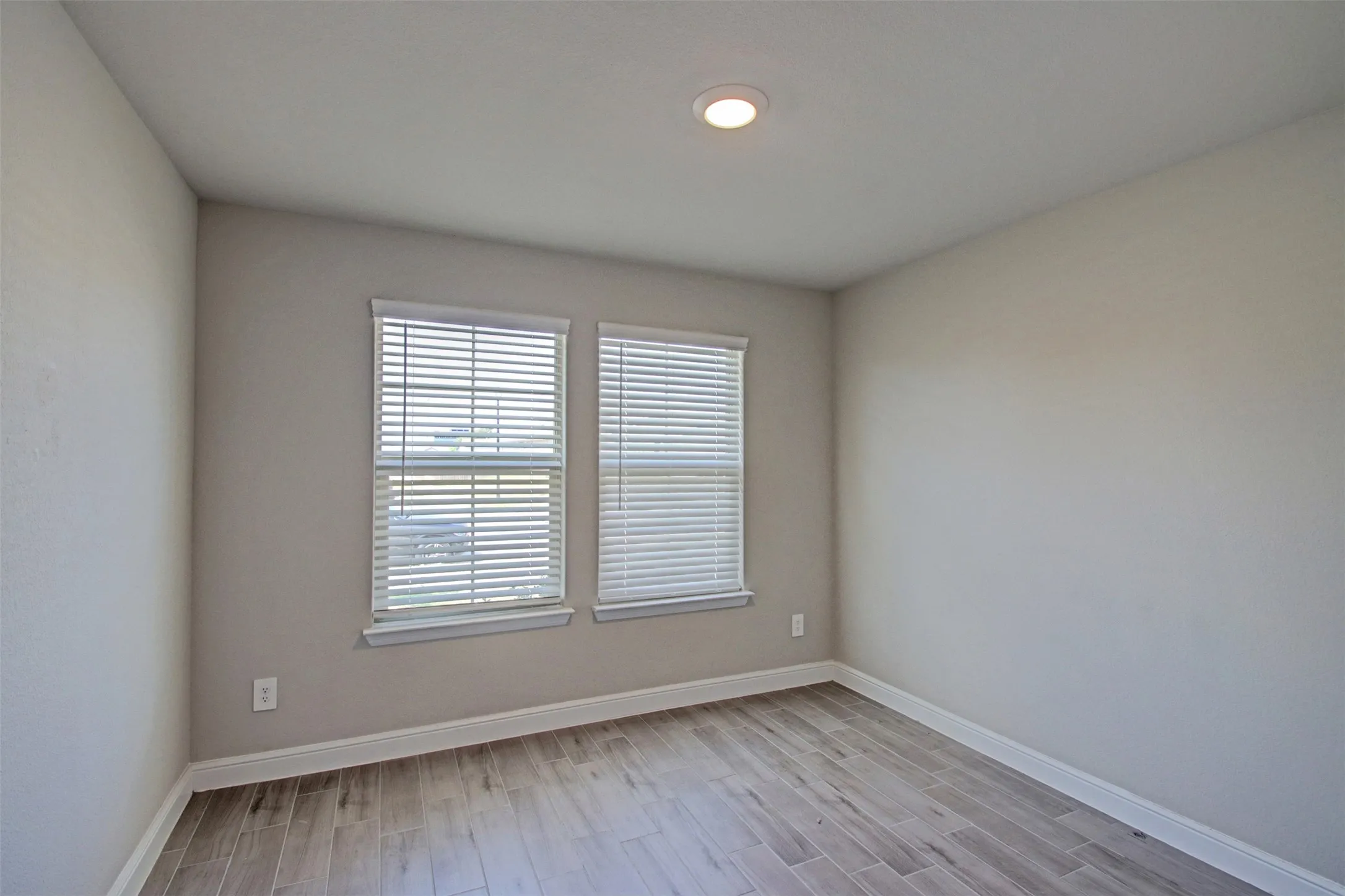 Single Family Residence For Sale in Johnson County , 859 Waterford Way, Joshua, Texas 76058, 4 Bedroom, 2 Bathroom, 2 Garage spaces, 2,107 Sqft, built in 2024, mls#21389048, Real Estate Agent in Joshua, Homes For Sale in Johnson county, Homes For Sale in Joshua, Realtor in Joshua Texas, Real Estate Brokerage Independent Realty Texas, Luminita Cordes Realtor