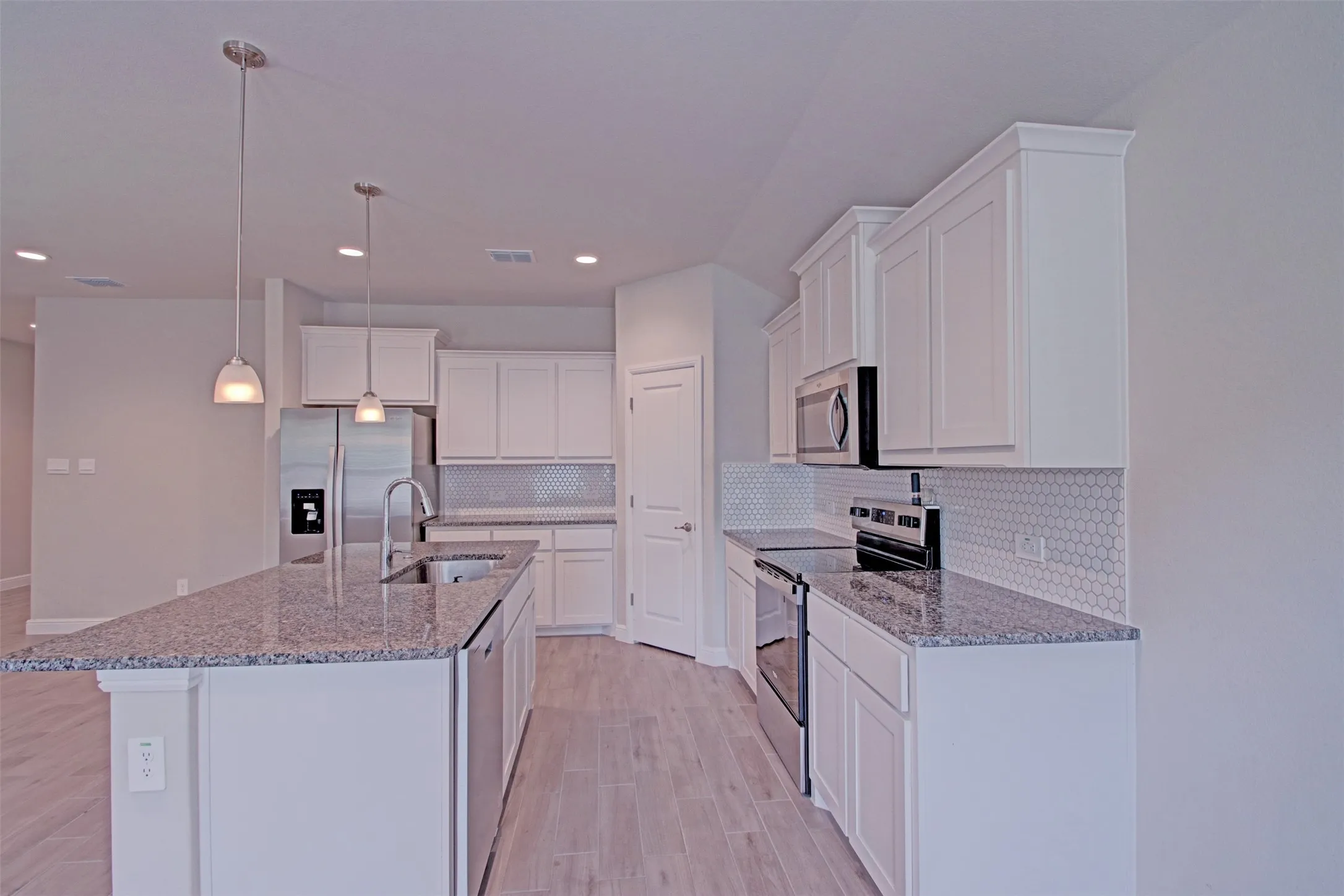 Single Family Residence For Sale in Johnson County , 859 Waterford Way, Joshua, Texas 76058, 4 Bedroom, 2 Bathroom, 2 Garage spaces, 2,107 Sqft, built in 2024, mls#21389048, Real Estate Agent in Joshua, Homes For Sale in Johnson county, Homes For Sale in Joshua, Realtor in Joshua Texas, Real Estate Brokerage Independent Realty Texas, Luminita Cordes Realtor