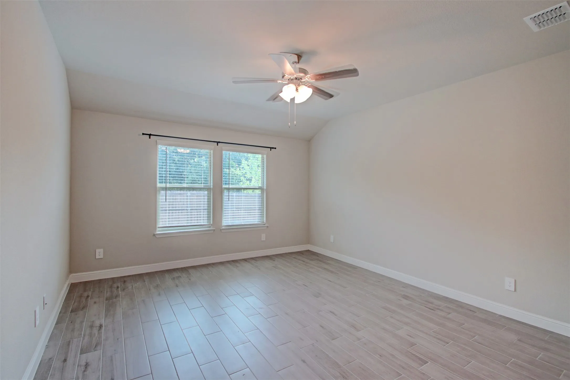 Single Family Residence For Sale in Johnson County , 859 Waterford Way, Joshua, Texas 76058, 4 Bedroom, 2 Bathroom, 2 Garage spaces, 2,107 Sqft, built in 2024, mls#21389048, Real Estate Agent in Joshua, Homes For Sale in Johnson county, Homes For Sale in Joshua, Realtor in Joshua Texas, Real Estate Brokerage Independent Realty Texas, Luminita Cordes Realtor