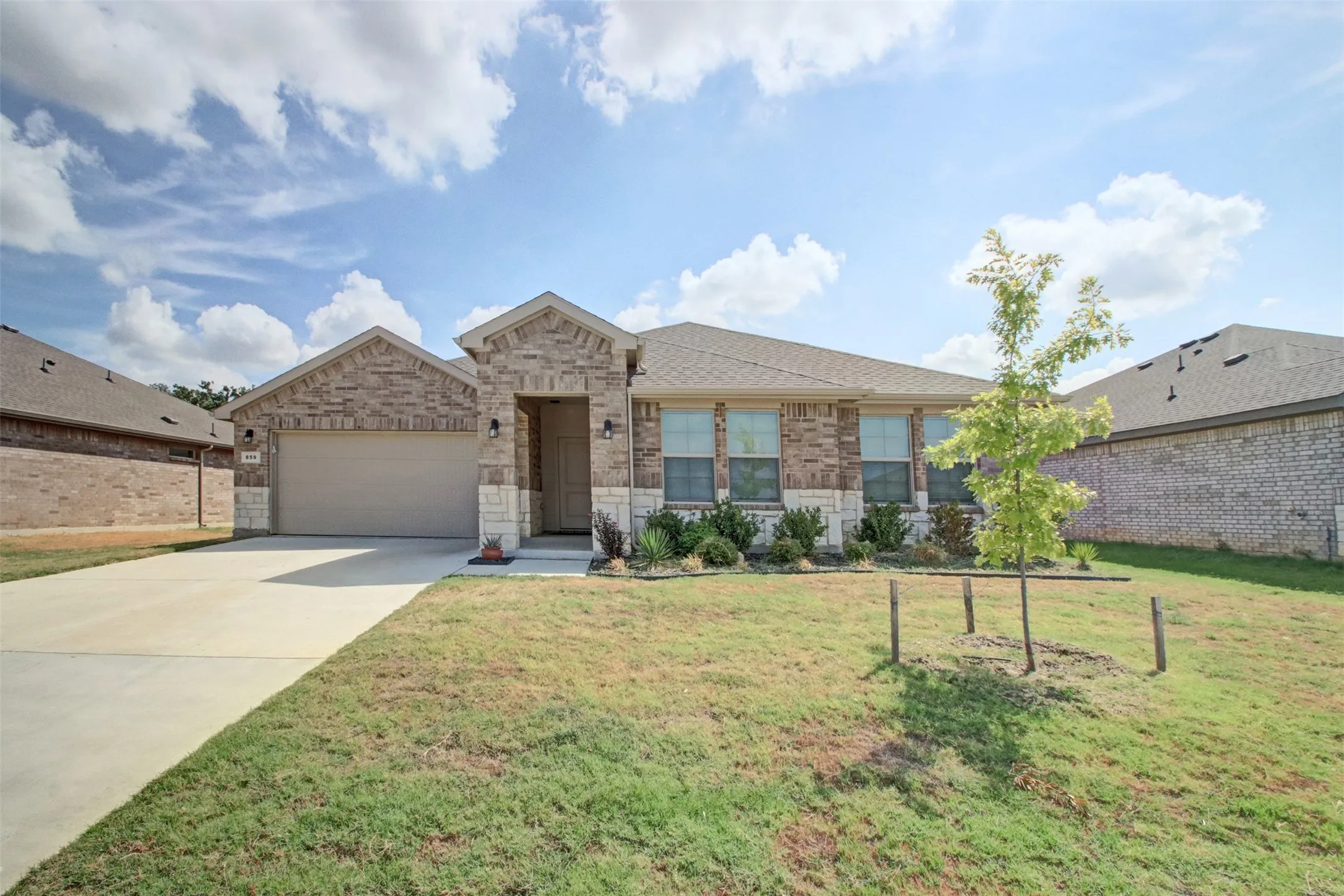 Single Family Residence For Sale in Johnson County , 859 Waterford Way, Joshua, Texas 76058, 4 Bedroom, 2 Bathroom, 2 Garage spaces, 2,107 Sqft, built in 2024, mls#21389048, Real Estate Agent in Joshua, Homes For Sale in Johnson county, Homes For Sale in Joshua, Realtor in Joshua Texas, Real Estate Brokerage Independent Realty Texas, Luminita Cordes Realtor