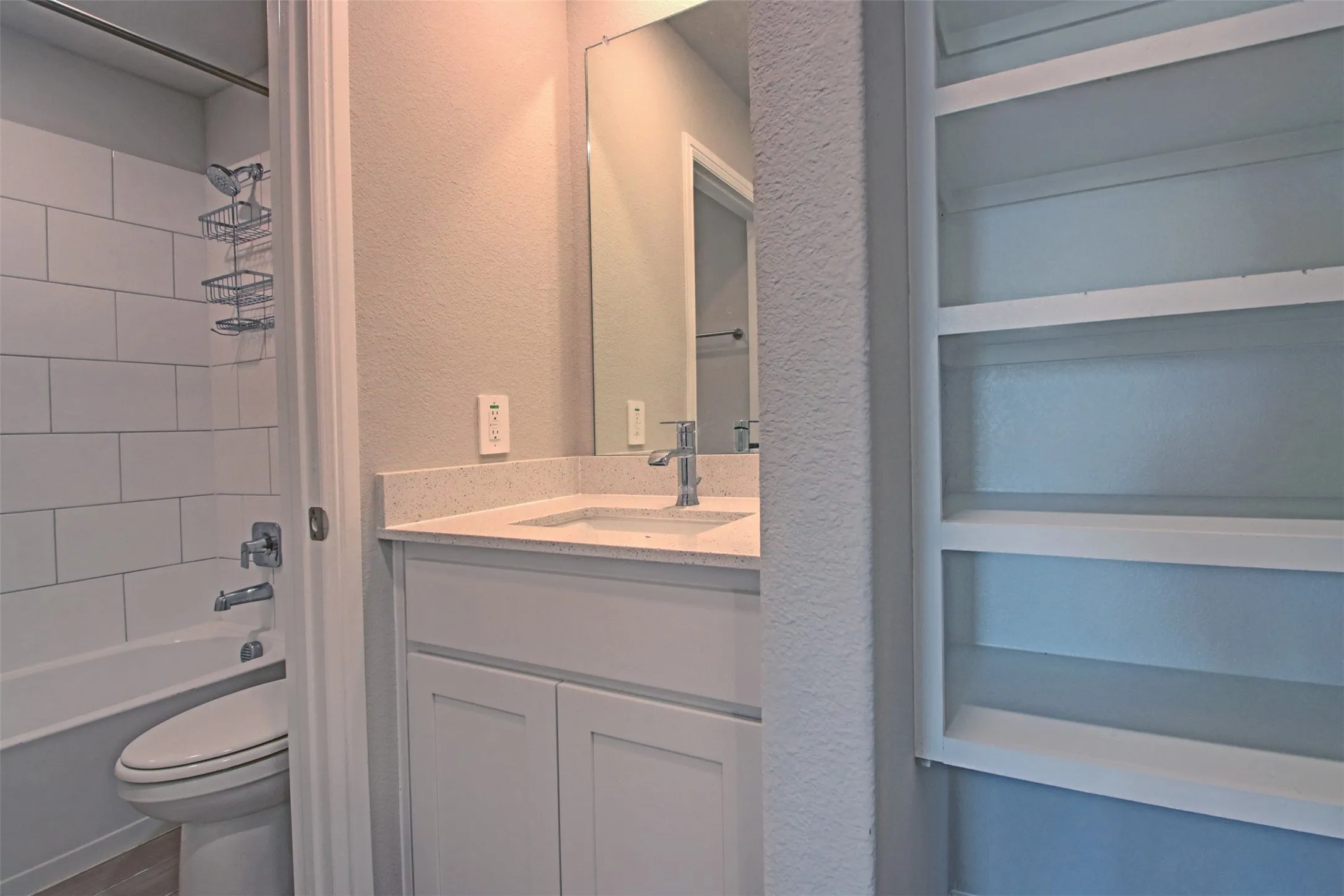 Single Family Residence For Sale in Johnson County , 859 Waterford Way, Joshua, Texas 76058, 4 Bedroom, 2 Bathroom, 2 Garage spaces, 2,107 Sqft, built in 2024, mls#21389048, Real Estate Agent in Joshua, Homes For Sale in Johnson county, Homes For Sale in Joshua, Realtor in Joshua Texas, Real Estate Brokerage Independent Realty Texas, Luminita Cordes Realtor