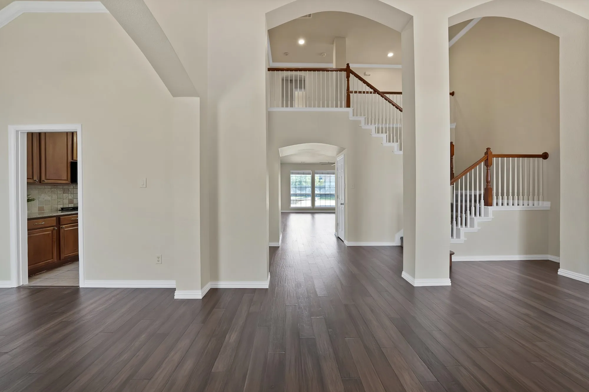 Single Family Residence For Sale in Tarrant County , 2621 Morgan Ann Avenue, Mansfield, Texas 76063, 4 Bedroom, 3 Bathroom, 3 Garage spaces, 3,148 Sqft, built in 2001, mls#21389944, Real Estate Agent in Mansfield, Homes For Sale in Tarrant county, Homes For Sale in Mansfield, Realtor in Mansfield Texas, Real Estate Brokerage Independent Realty Texas, Luminita Cordes Realtor