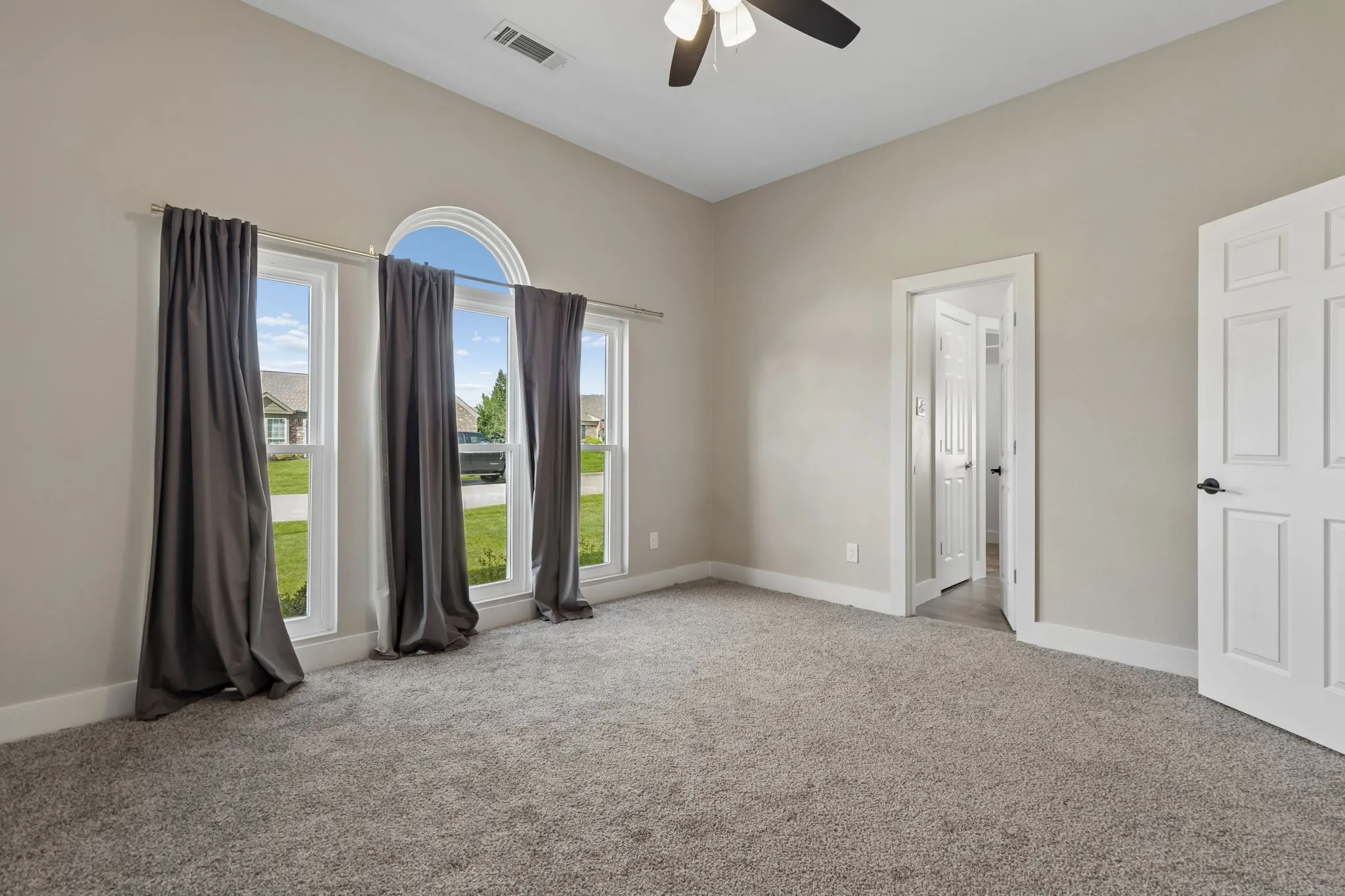 Single Family Residence For Sale in Dallas County , 7406 Bayview Drive, Rowlett, Texas 75088, 3 Bedroom, 2 Bathroom, 2 Garage spaces, 1,768 Sqft, built in 1989, mls#21387676, Real Estate Agent in Rowlett, Homes For Sale in Dallas county, Homes For Sale in Rowlett, Realtor in Rowlett Texas, Real Estate Brokerage Independent Realty Texas, Luminita Cordes Realtor