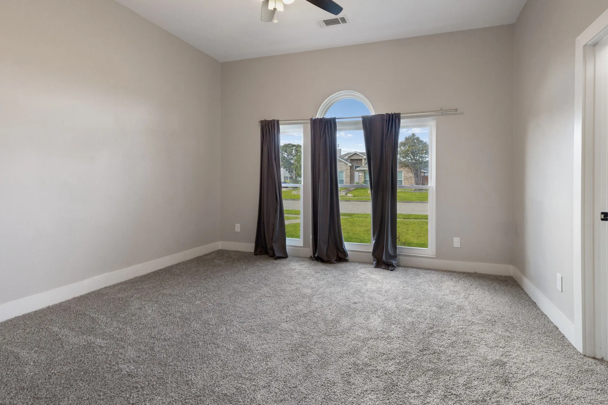 Single Family Residence For Sale in Dallas County , 7406 Bayview Drive, Rowlett, Texas 75088, 3 Bedroom, 2 Bathroom, 2 Garage spaces, 1,768 Sqft, built in 1989, mls#21387676, Real Estate Agent in Rowlett, Homes For Sale in Dallas county, Homes For Sale in Rowlett, Realtor in Rowlett Texas, Real Estate Brokerage Independent Realty Texas, Luminita Cordes Realtor