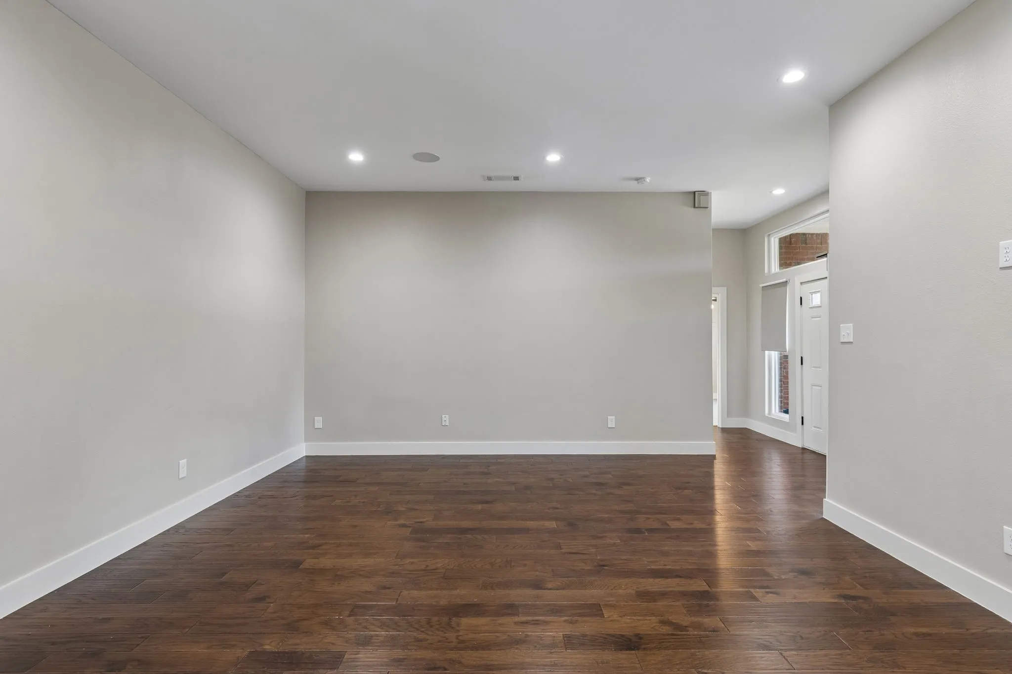 Single Family Residence For Sale in Dallas County , 7406 Bayview Drive, Rowlett, Texas 75088, 3 Bedroom, 2 Bathroom, 2 Garage spaces, 1,768 Sqft, built in 1989, mls#21387676, Real Estate Agent in Rowlett, Homes For Sale in Dallas county, Homes For Sale in Rowlett, Realtor in Rowlett Texas, Real Estate Brokerage Independent Realty Texas, Luminita Cordes Realtor