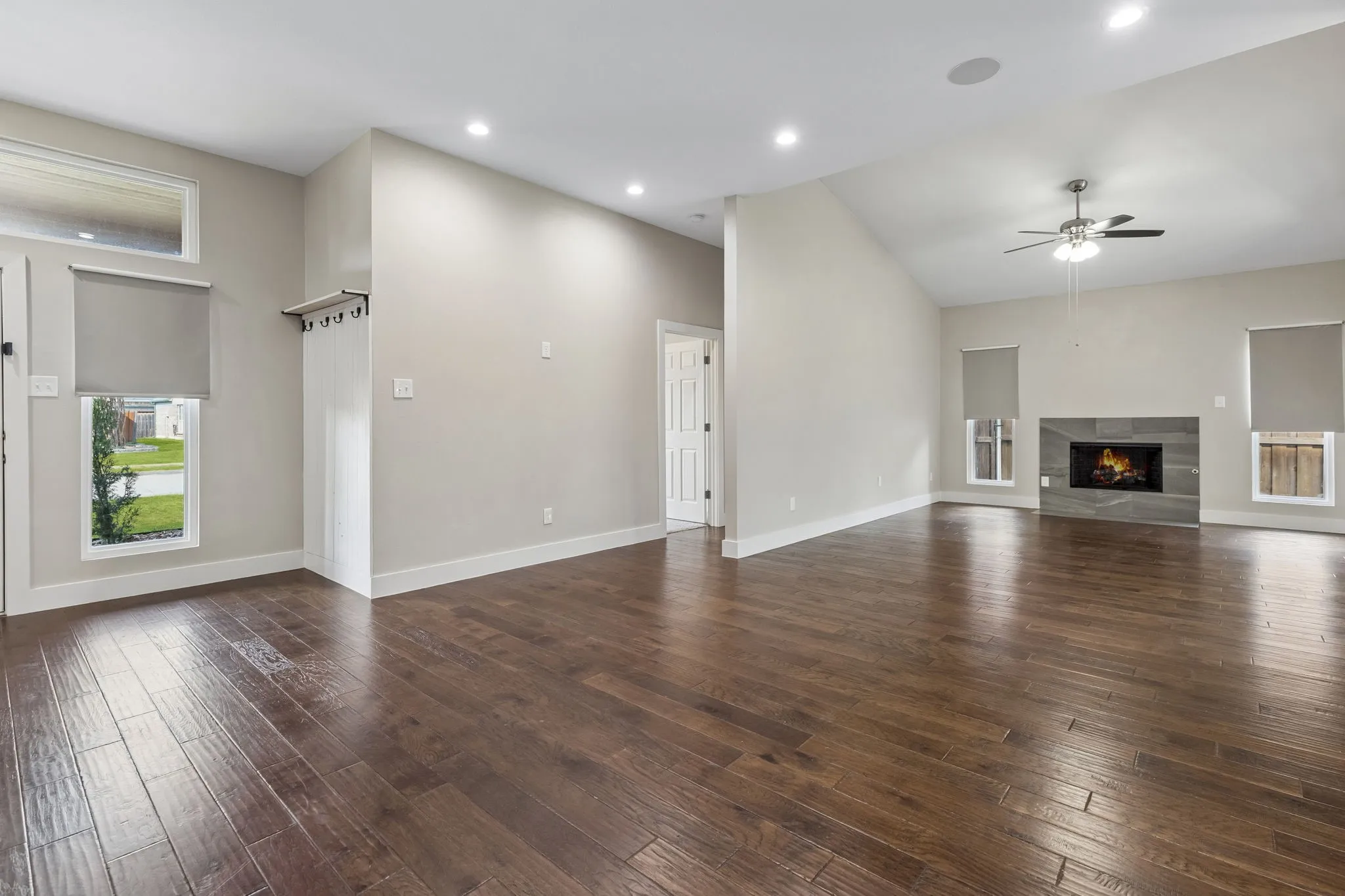 Single Family Residence For Sale in Dallas County , 7406 Bayview Drive, Rowlett, Texas 75088, 3 Bedroom, 2 Bathroom, 2 Garage spaces, 1,768 Sqft, built in 1989, mls#21387676, Real Estate Agent in Rowlett, Homes For Sale in Dallas county, Homes For Sale in Rowlett, Realtor in Rowlett Texas, Real Estate Brokerage Independent Realty Texas, Luminita Cordes Realtor