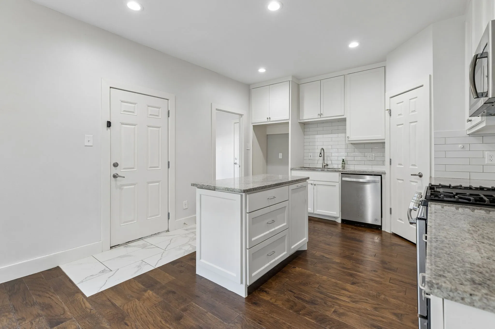 Single Family Residence For Sale in Dallas County , 7406 Bayview Drive, Rowlett, Texas 75088, 3 Bedroom, 2 Bathroom, 2 Garage spaces, 1,768 Sqft, built in 1989, mls#21387676, Real Estate Agent in Rowlett, Homes For Sale in Dallas county, Homes For Sale in Rowlett, Realtor in Rowlett Texas, Real Estate Brokerage Independent Realty Texas, Luminita Cordes Realtor