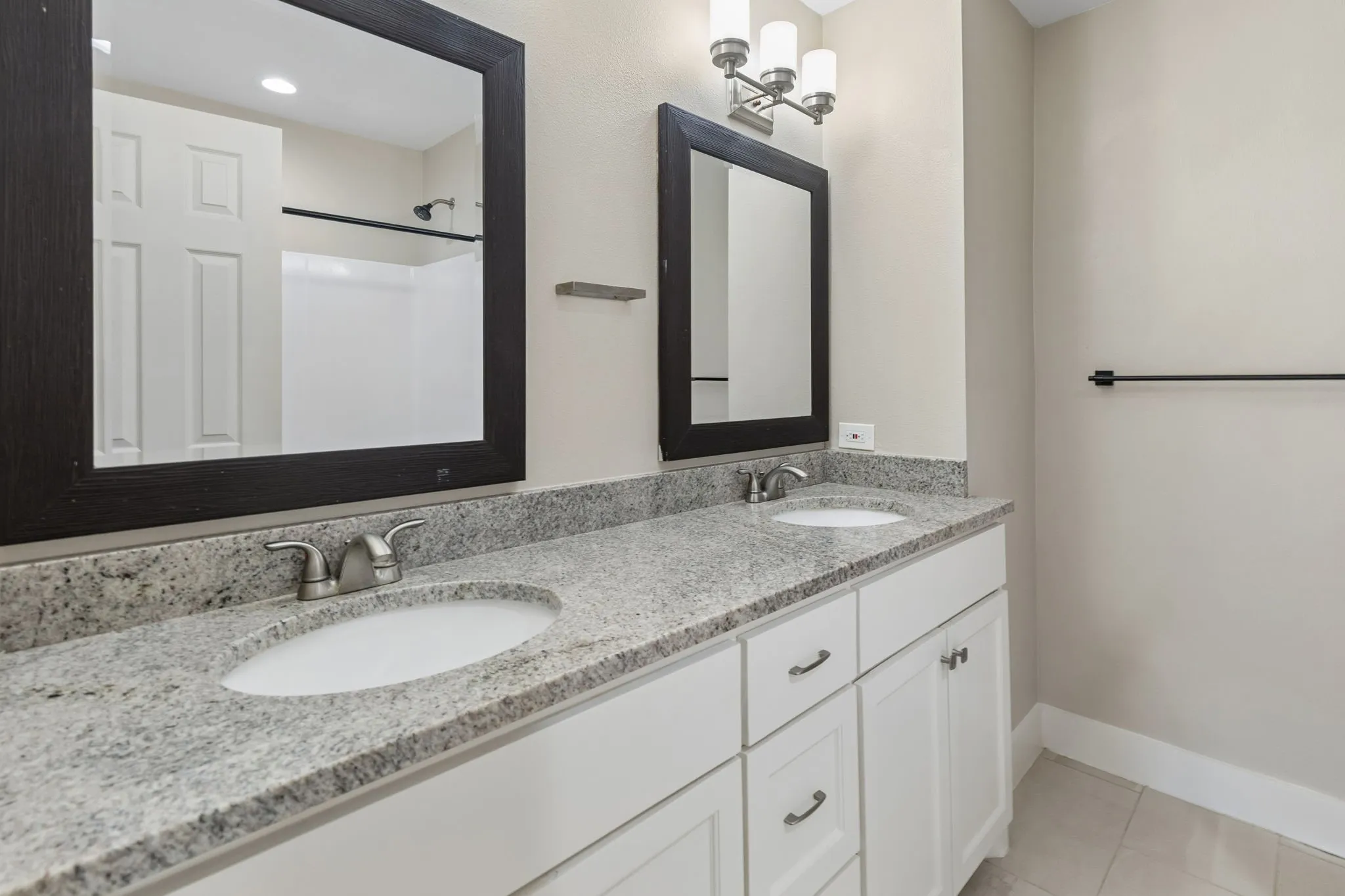 Single Family Residence For Sale in Dallas County , 7406 Bayview Drive, Rowlett, Texas 75088, 3 Bedroom, 2 Bathroom, 2 Garage spaces, 1,768 Sqft, built in 1989, mls#21387676, Real Estate Agent in Rowlett, Homes For Sale in Dallas county, Homes For Sale in Rowlett, Realtor in Rowlett Texas, Real Estate Brokerage Independent Realty Texas, Luminita Cordes Realtor