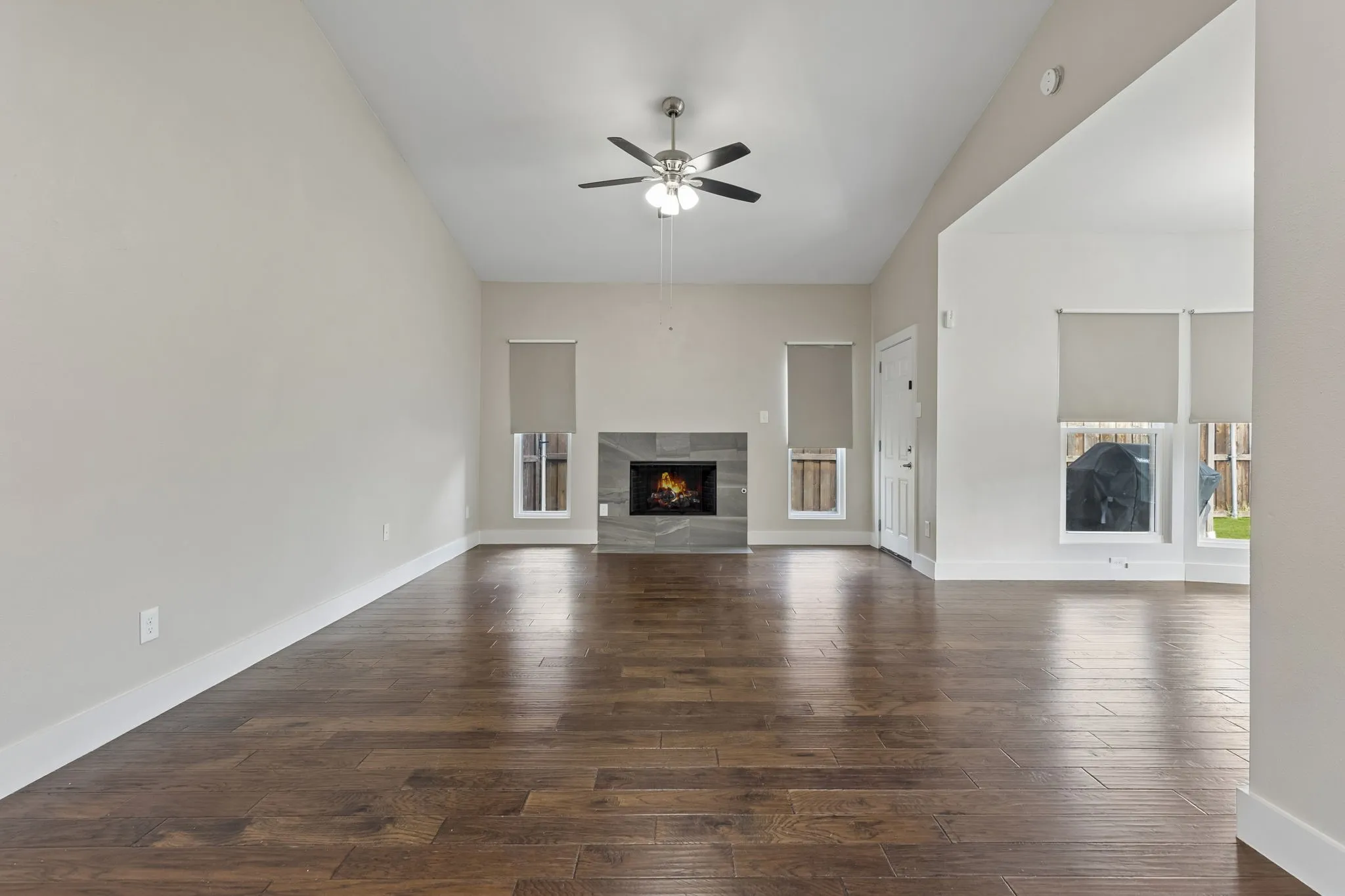 Single Family Residence For Sale in Dallas County , 7406 Bayview Drive, Rowlett, Texas 75088, 3 Bedroom, 2 Bathroom, 2 Garage spaces, 1,768 Sqft, built in 1989, mls#21387676, Real Estate Agent in Rowlett, Homes For Sale in Dallas county, Homes For Sale in Rowlett, Realtor in Rowlett Texas, Real Estate Brokerage Independent Realty Texas, Luminita Cordes Realtor
