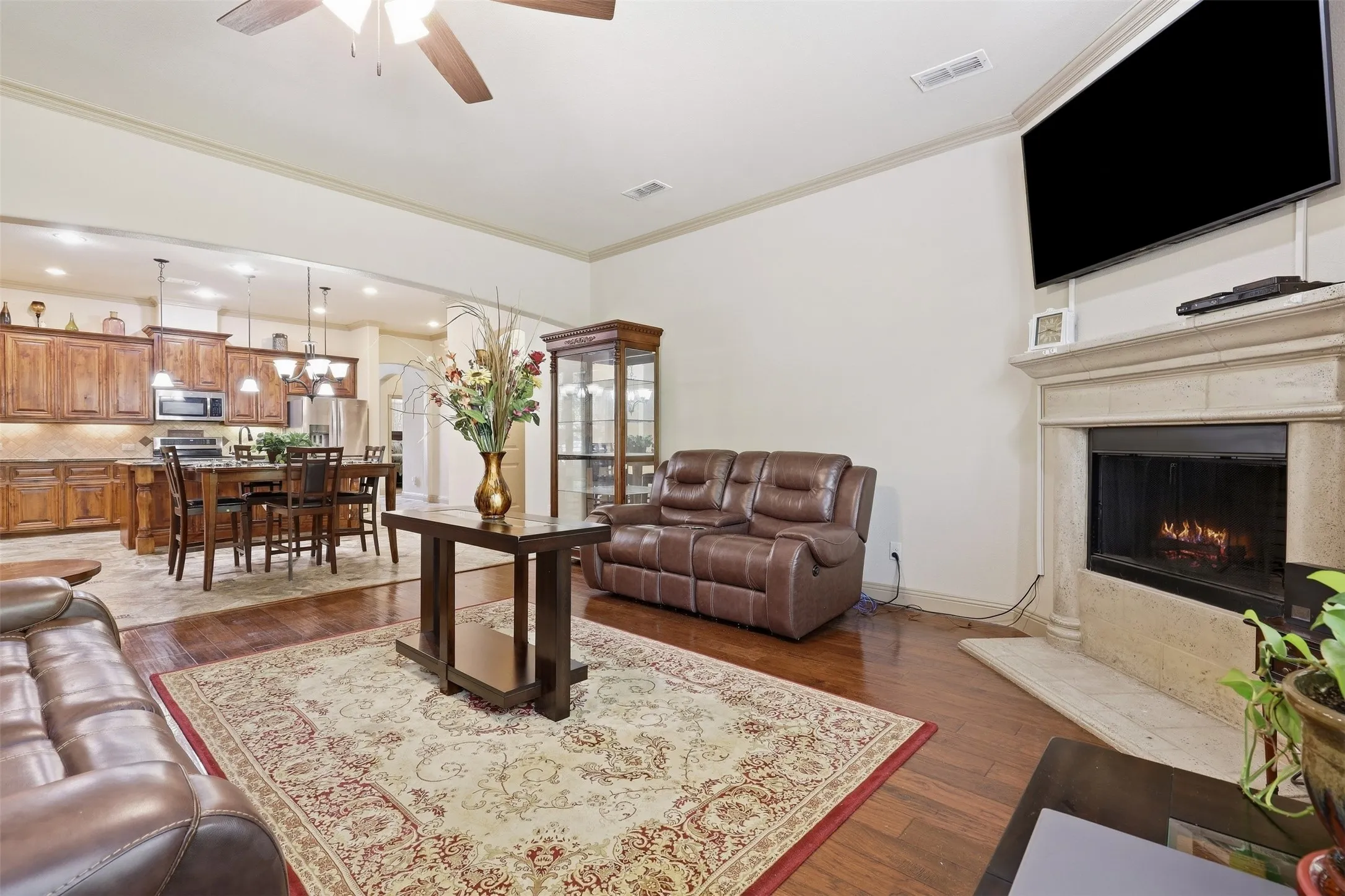 Single Family Residence For Sale in Ellis County , 225 Bentley Drive, Midlothian, Texas 76065, 4 Bedroom, 3 Bathroom, 2 Garage spaces, 3,356 Sqft, built in 2015, mls#21389972, Real Estate Agent in Midlothian, Homes For Sale in Ellis county, Homes For Sale in Midlothian, Realtor in Midlothian Texas, Real Estate Brokerage Independent Realty Texas, Luminita Cordes Realtor