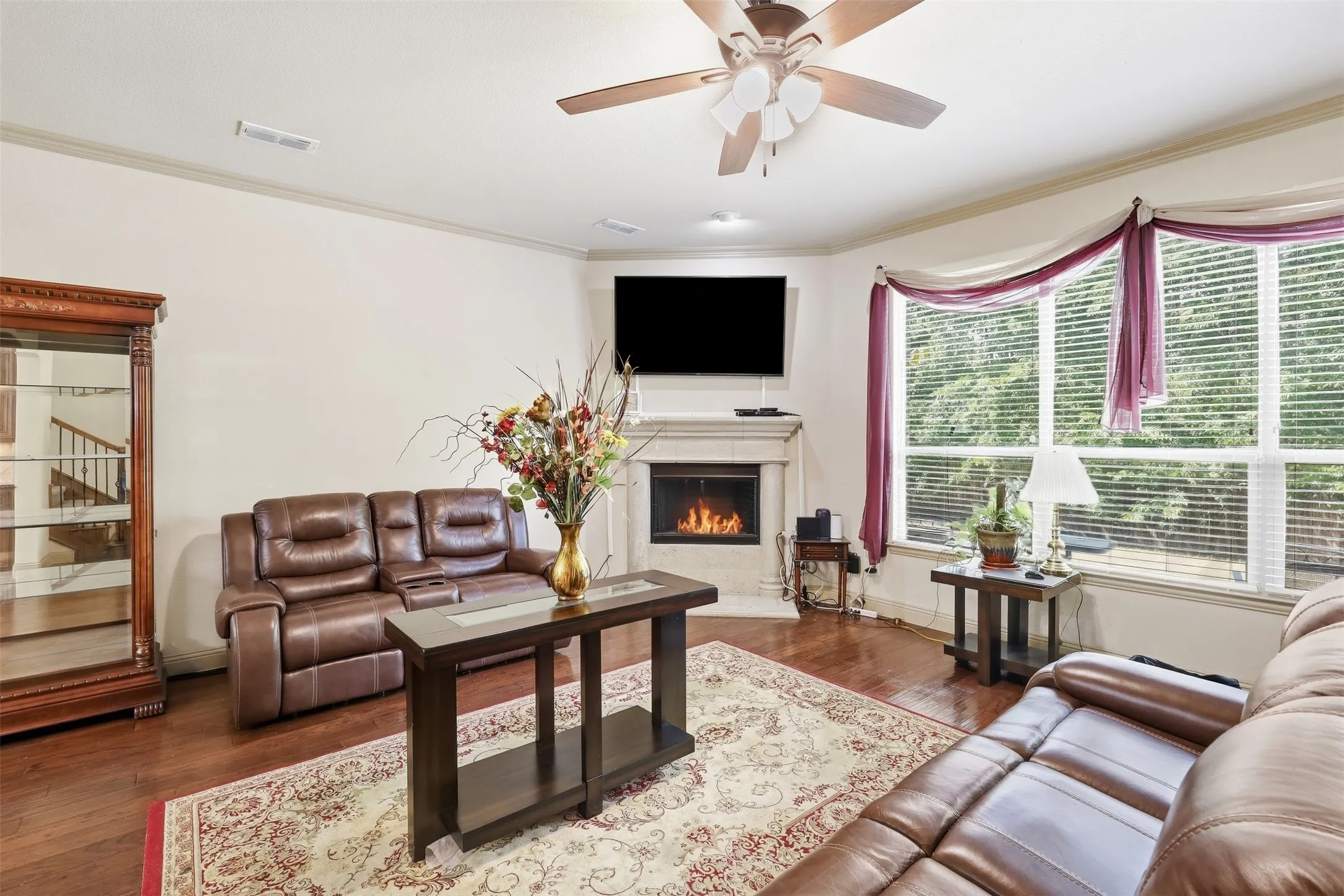 Single Family Residence For Sale in Ellis County , 225 Bentley Drive, Midlothian, Texas 76065, 4 Bedroom, 3 Bathroom, 2 Garage spaces, 3,356 Sqft, built in 2015, mls#21389972, Real Estate Agent in Midlothian, Homes For Sale in Ellis county, Homes For Sale in Midlothian, Realtor in Midlothian Texas, Real Estate Brokerage Independent Realty Texas, Luminita Cordes Realtor