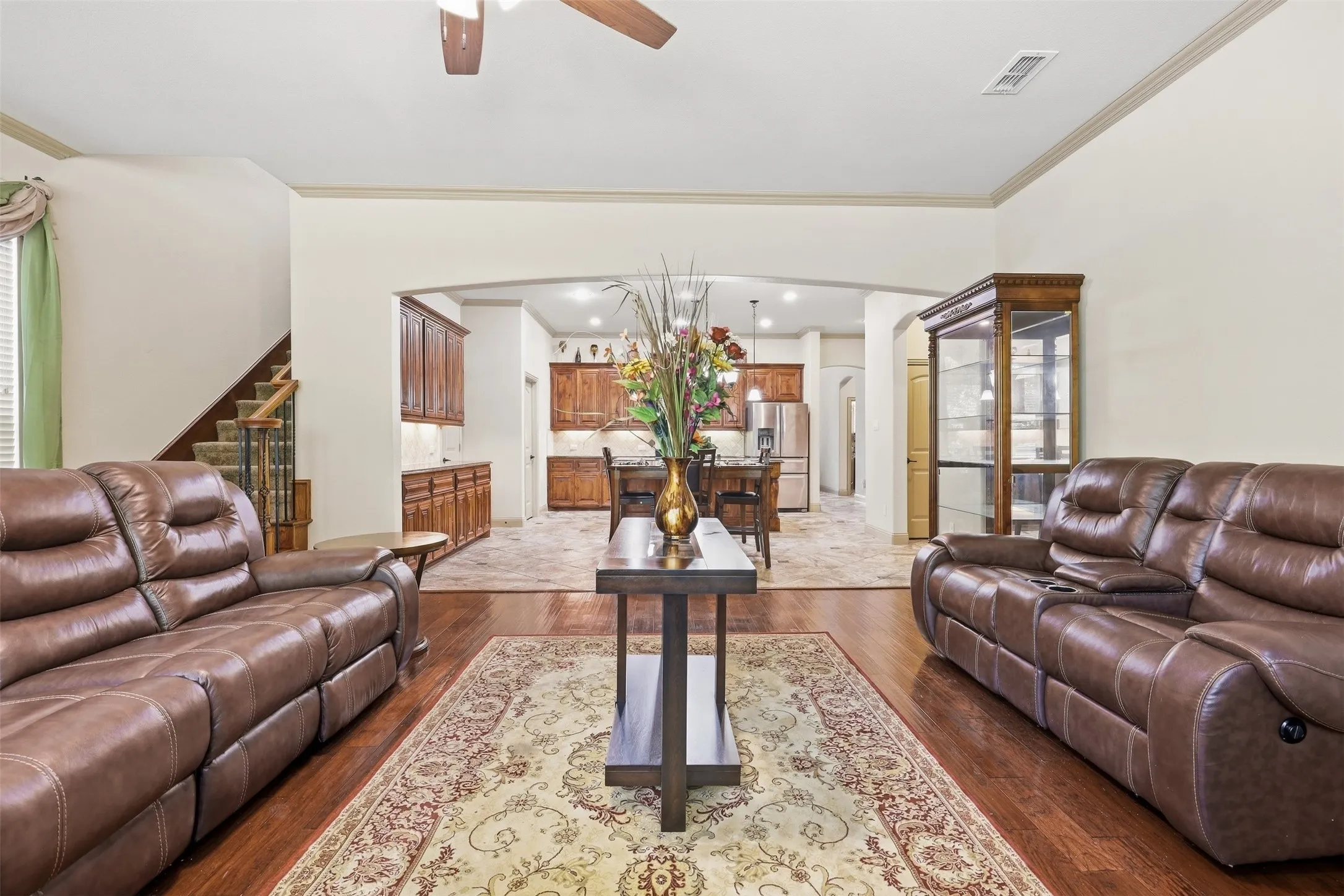 Single Family Residence For Sale in Ellis County , 225 Bentley Drive, Midlothian, Texas 76065, 4 Bedroom, 3 Bathroom, 2 Garage spaces, 3,356 Sqft, built in 2015, mls#21389972, Real Estate Agent in Midlothian, Homes For Sale in Ellis county, Homes For Sale in Midlothian, Realtor in Midlothian Texas, Real Estate Brokerage Independent Realty Texas, Luminita Cordes Realtor
