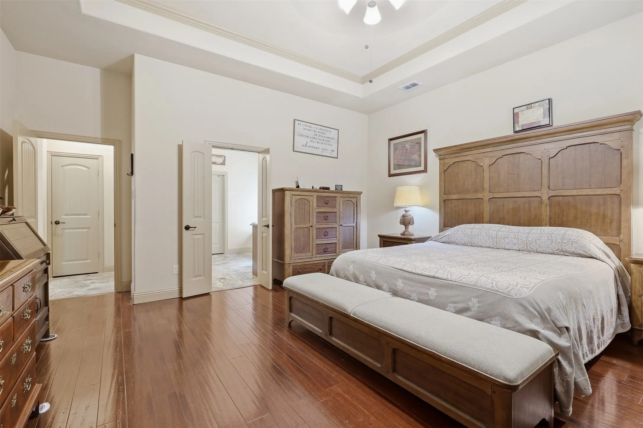 Single Family Residence For Sale in Ellis County , 225 Bentley Drive, Midlothian, Texas 76065, 4 Bedroom, 3 Bathroom, 2 Garage spaces, 3,356 Sqft, built in 2015, mls#21389972, Real Estate Agent in Midlothian, Homes For Sale in Ellis county, Homes For Sale in Midlothian, Realtor in Midlothian Texas, Real Estate Brokerage Independent Realty Texas, Luminita Cordes Realtor