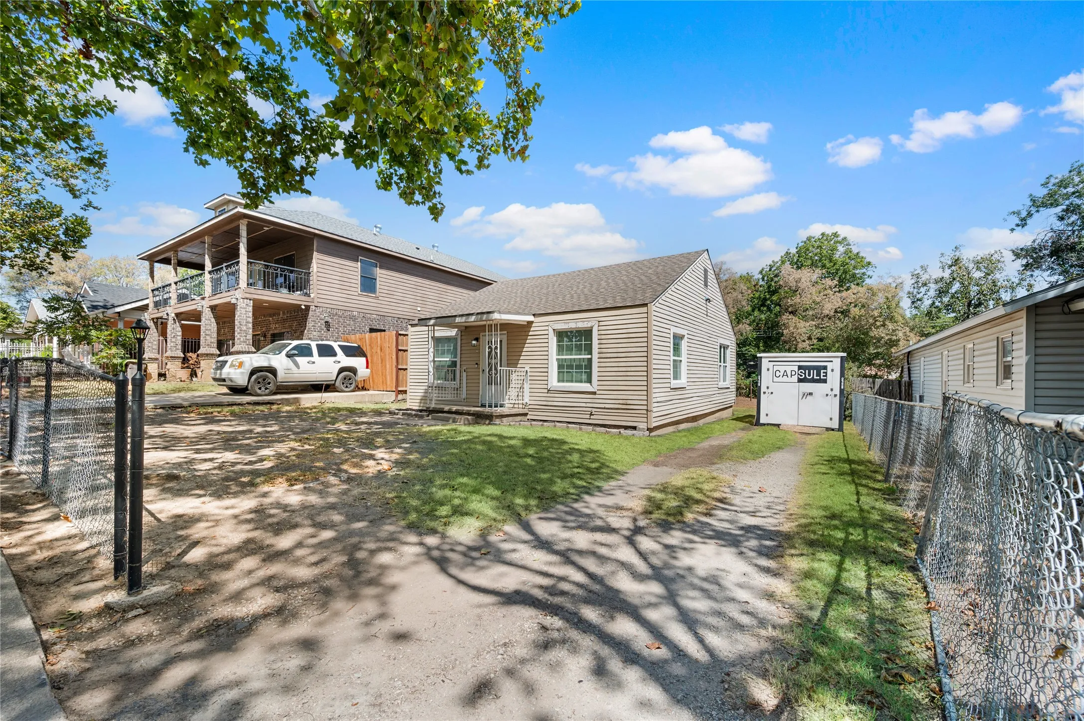 Single Family Residence For Sale in Tarrant County , 2712 27th Street, Fort Worth, Texas 76106, 2 Bedroom, 1 Bathroom, Garage spaces, 896 Sqft, built in 1947, mls#21385466, Real Estate Agent in Fort Worth, Homes For Sale in Tarrant county, Homes For Sale in Fort Worth, Realtor in Fort Worth Texas, Real Estate Brokerage Independent Realty Texas, Luminita Cordes Realtor