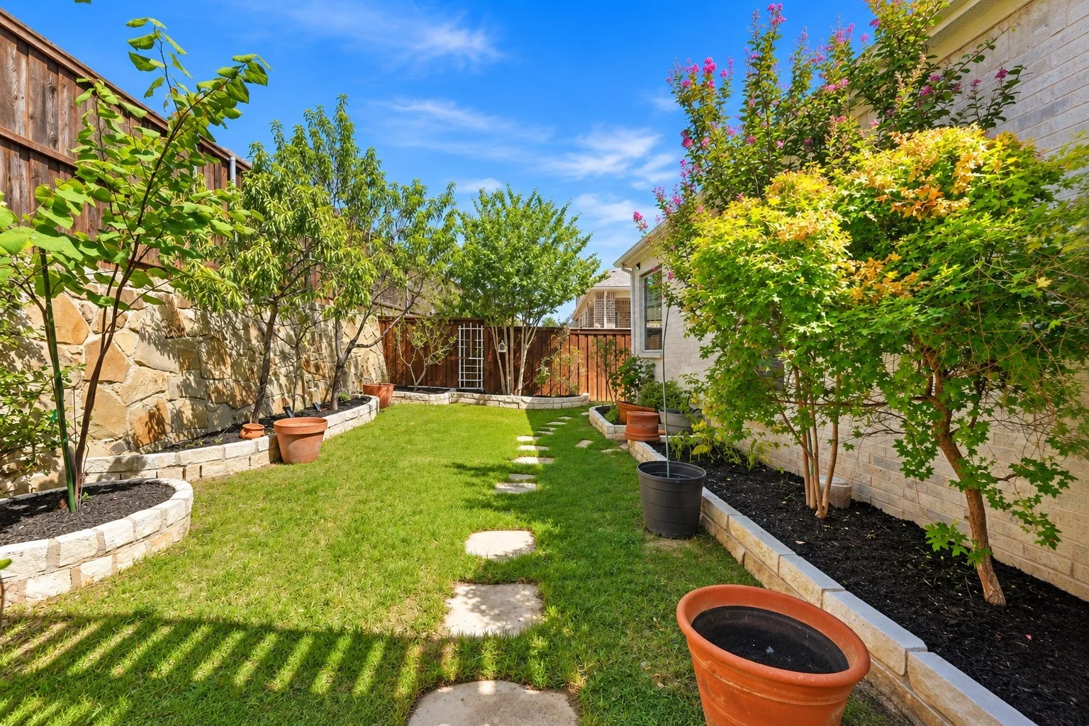 Single Family Residence For Sale in Dallas County , 3531 Calico, Irving, Texas 75038, 5 Bedroom, 5 Bathroom, 2 Garage spaces, 3,600 Sqft, built in 2017, mls#21389928, Real Estate Agent in Irving, Homes For Sale in Dallas county, Homes For Sale in Irving, Realtor in Irving Texas, Real Estate Brokerage Independent Realty Texas, Luminita Cordes Realtor