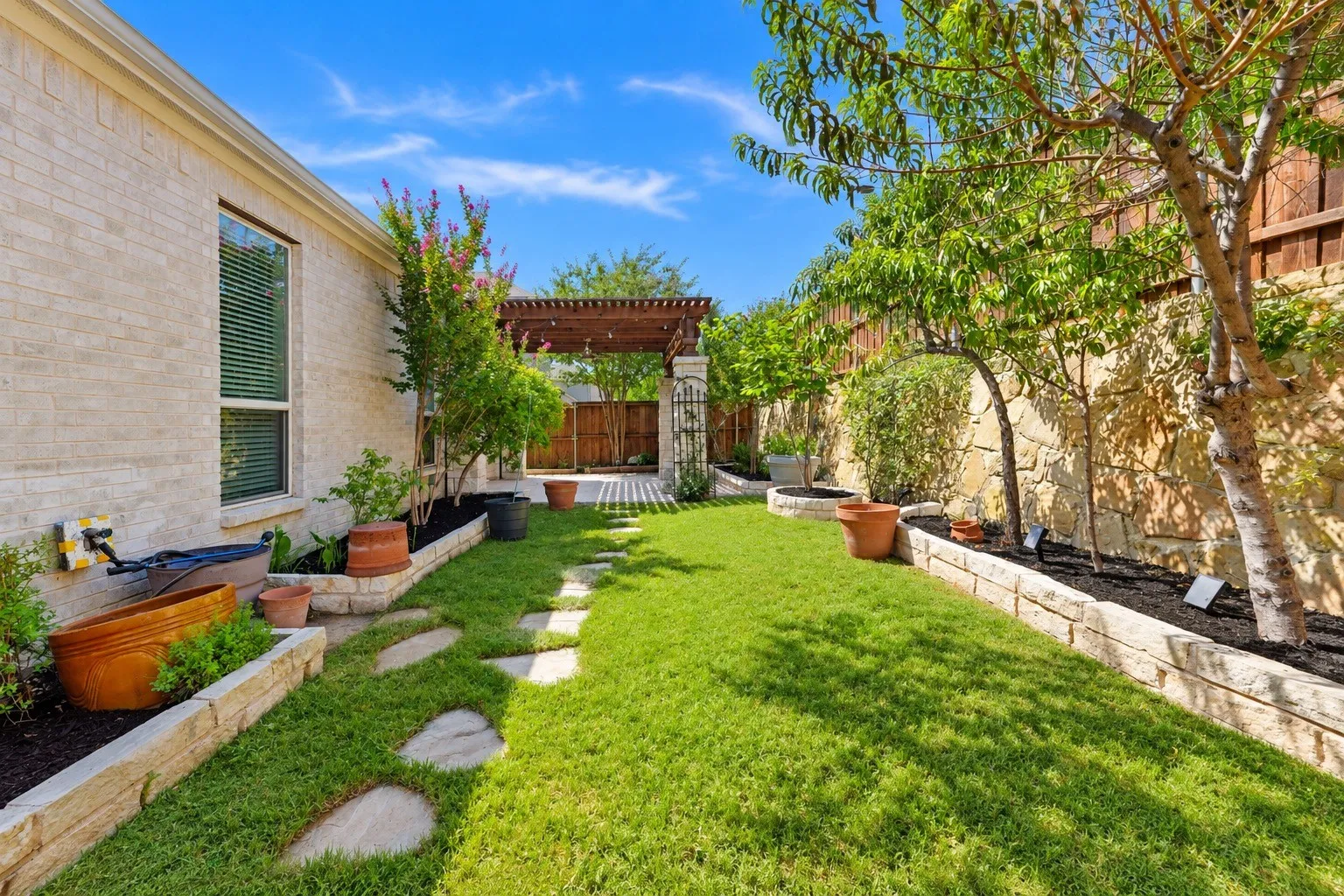 Single Family Residence For Sale in Dallas County , 3531 Calico, Irving, Texas 75038, 5 Bedroom, 5 Bathroom, 2 Garage spaces, 3,600 Sqft, built in 2017, mls#21389928, Real Estate Agent in Irving, Homes For Sale in Dallas county, Homes For Sale in Irving, Realtor in Irving Texas, Real Estate Brokerage Independent Realty Texas, Luminita Cordes Realtor