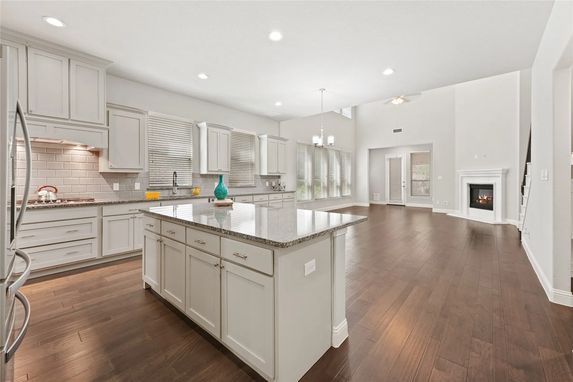Single Family Residence For Sale in Dallas County , 3531 Calico, Irving, Texas 75038, 5 Bedroom, 5 Bathroom, 2 Garage spaces, 3,600 Sqft, built in 2017, mls#21389928, Real Estate Agent in Irving, Homes For Sale in Dallas county, Homes For Sale in Irving, Realtor in Irving Texas, Real Estate Brokerage Independent Realty Texas, Luminita Cordes Realtor