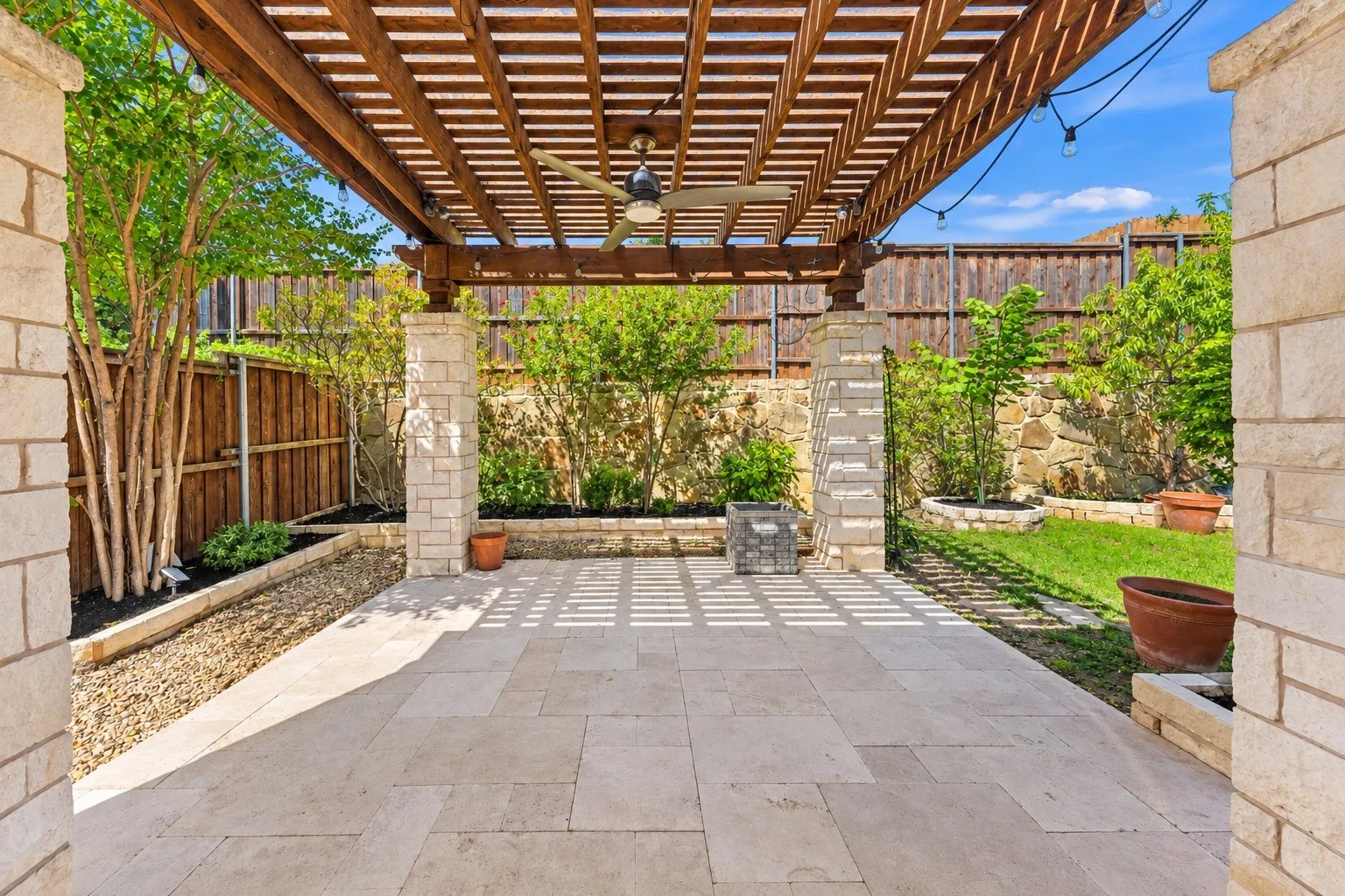 Single Family Residence For Sale in Dallas County , 3531 Calico, Irving, Texas 75038, 5 Bedroom, 5 Bathroom, 2 Garage spaces, 3,600 Sqft, built in 2017, mls#21389928, Real Estate Agent in Irving, Homes For Sale in Dallas county, Homes For Sale in Irving, Realtor in Irving Texas, Real Estate Brokerage Independent Realty Texas, Luminita Cordes Realtor