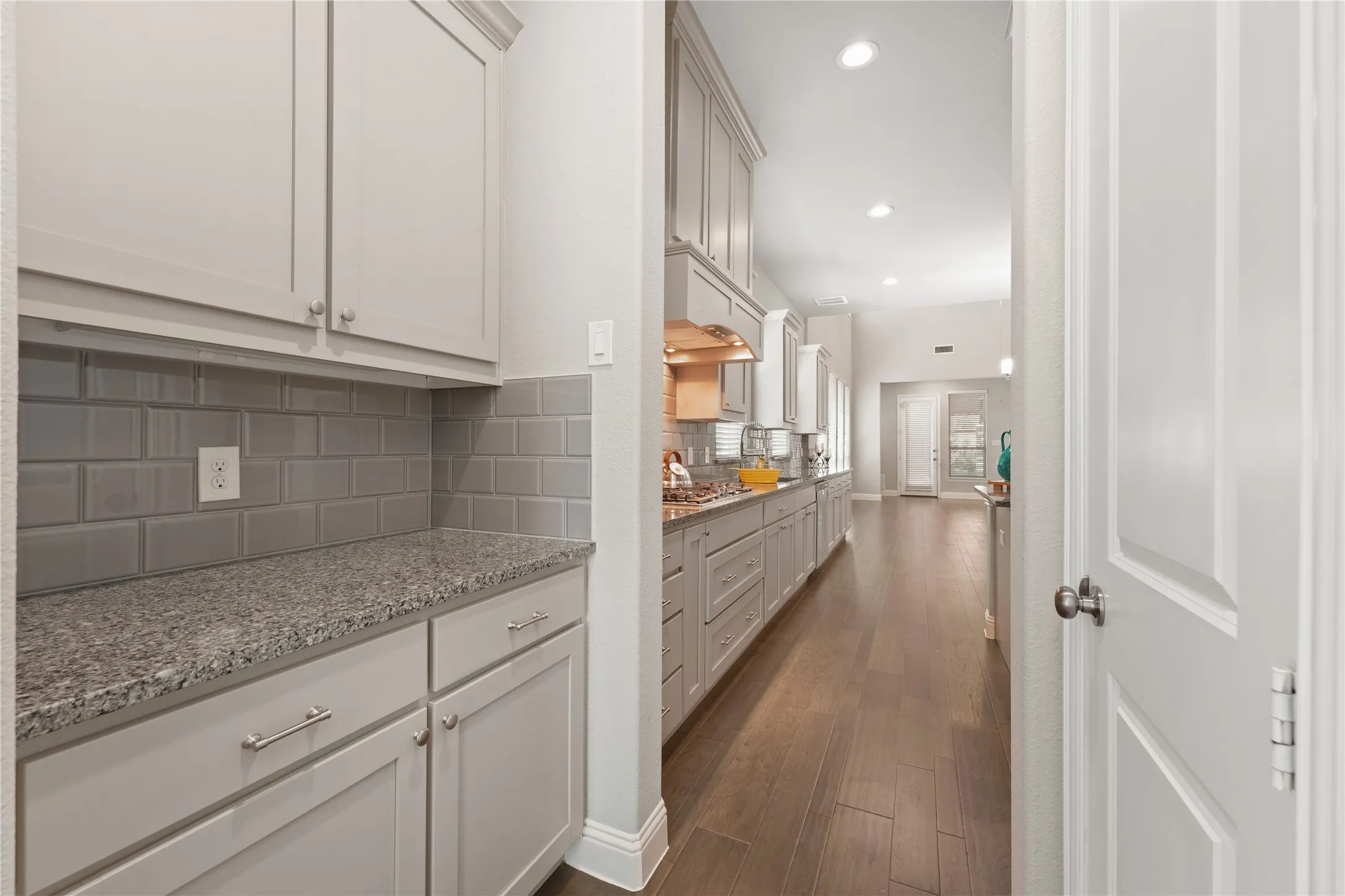 Single Family Residence For Sale in Dallas County , 3531 Calico, Irving, Texas 75038, 5 Bedroom, 5 Bathroom, 2 Garage spaces, 3,600 Sqft, built in 2017, mls#21389928, Real Estate Agent in Irving, Homes For Sale in Dallas county, Homes For Sale in Irving, Realtor in Irving Texas, Real Estate Brokerage Independent Realty Texas, Luminita Cordes Realtor