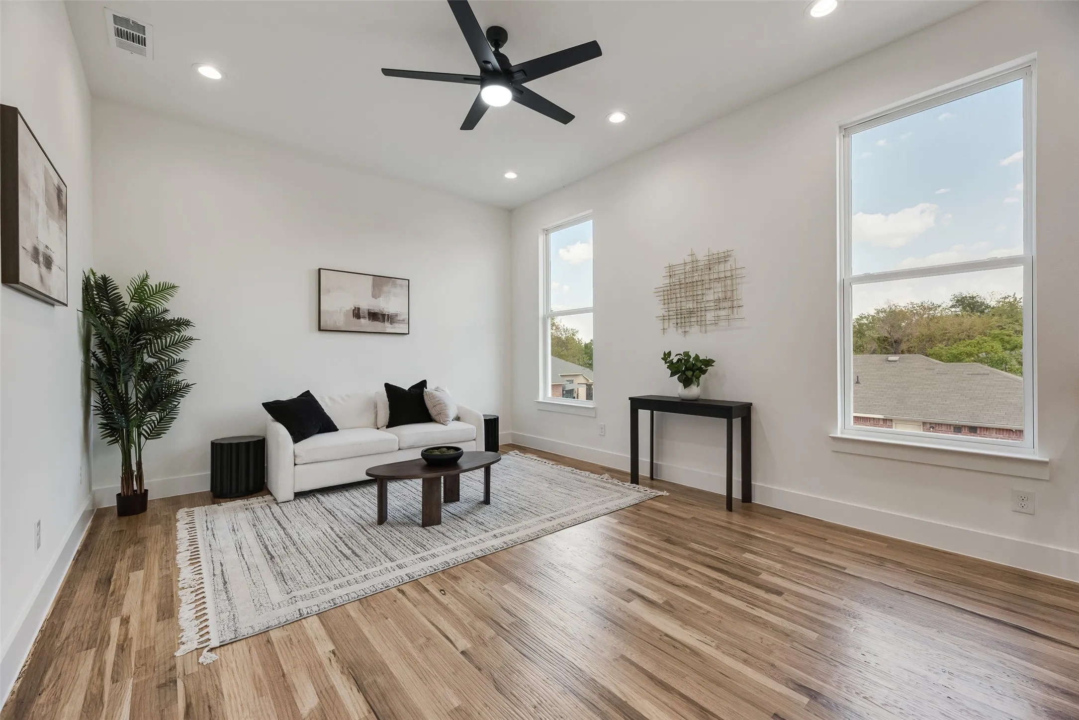 Single Family Residence For Sale in Dallas County , 1901 Morris Street, Dallas, Texas 75212, 3 Bedroom, 4 Bathroom, 2 Garage spaces, 2,400 Sqft, built in 2026, mls#21383613, Real Estate Agent in Dallas, Homes For Sale in Dallas county, Homes For Sale in Dallas, Realtor in Dallas Texas, Real Estate Brokerage Independent Realty Texas, Luminita Cordes Realtor