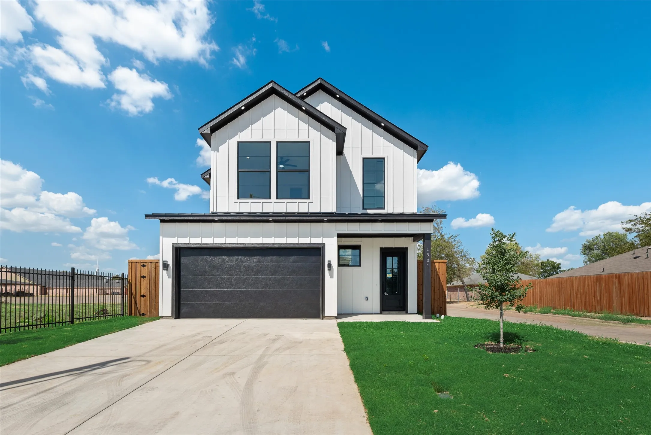Single Family Residence For Sale in Dallas County , 1901 Morris Street, Dallas, Texas 75212, 3 Bedroom, 4 Bathroom, 2 Garage spaces, 2,400 Sqft, built in 2026, mls#21383613, Real Estate Agent in Dallas, Homes For Sale in Dallas county, Homes For Sale in Dallas, Realtor in Dallas Texas, Real Estate Brokerage Independent Realty Texas, Luminita Cordes Realtor