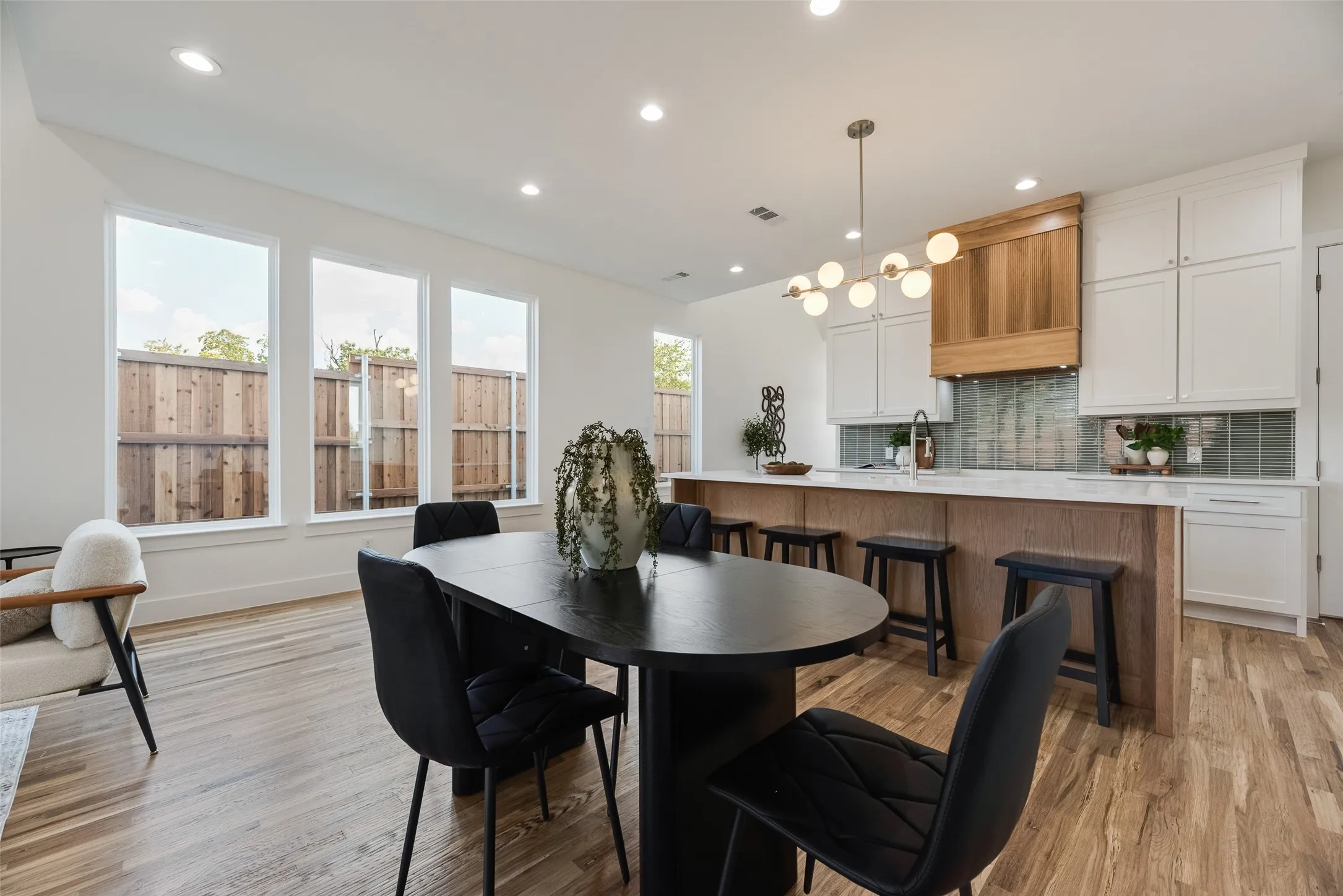 Single Family Residence For Sale in Dallas County , 1901 Morris Street, Dallas, Texas 75212, 3 Bedroom, 4 Bathroom, 2 Garage spaces, 2,400 Sqft, built in 2026, mls#21383613, Real Estate Agent in Dallas, Homes For Sale in Dallas county, Homes For Sale in Dallas, Realtor in Dallas Texas, Real Estate Brokerage Independent Realty Texas, Luminita Cordes Realtor
