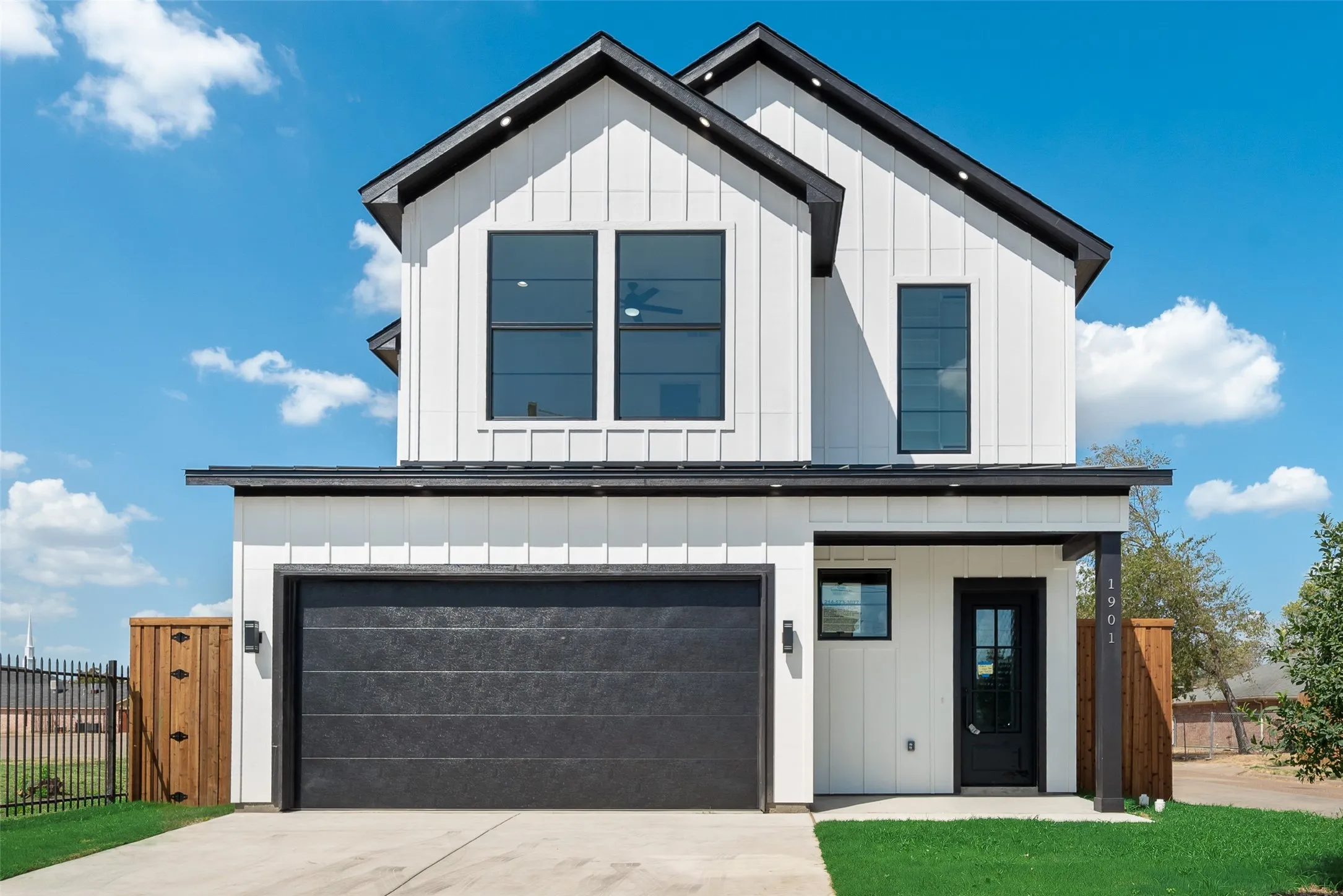 Single Family Residence For Sale in Dallas County , 1901 Morris Street, Dallas, Texas 75212, 3 Bedroom, 4 Bathroom, 2 Garage spaces, 2,400 Sqft, built in 2026, mls#21383613, Real Estate Agent in Dallas, Homes For Sale in Dallas county, Homes For Sale in Dallas, Realtor in Dallas Texas, Real Estate Brokerage Independent Realty Texas, Luminita Cordes Realtor