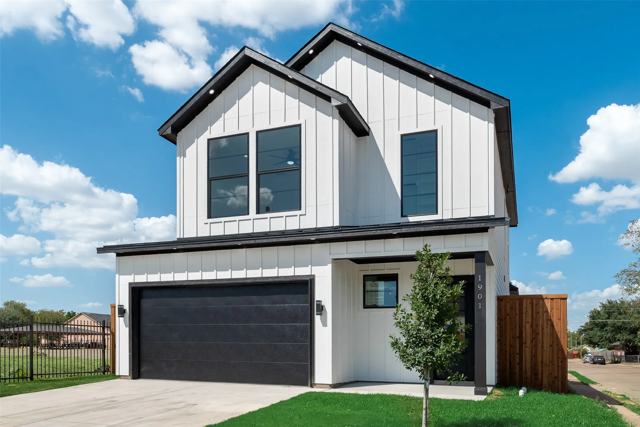 Single Family Residence For Sale in Dallas County , 1901 Morris Street, Dallas, Texas 75212, 3 Bedroom, 4 Bathroom, 2 Garage spaces, 2,400 Sqft, built in 2026, mls#21383613, Real Estate Agent in Dallas, Homes For Sale in Dallas county, Homes For Sale in Dallas, Realtor in Dallas Texas, Real Estate Brokerage Independent Realty Texas, Luminita Cordes Realtor