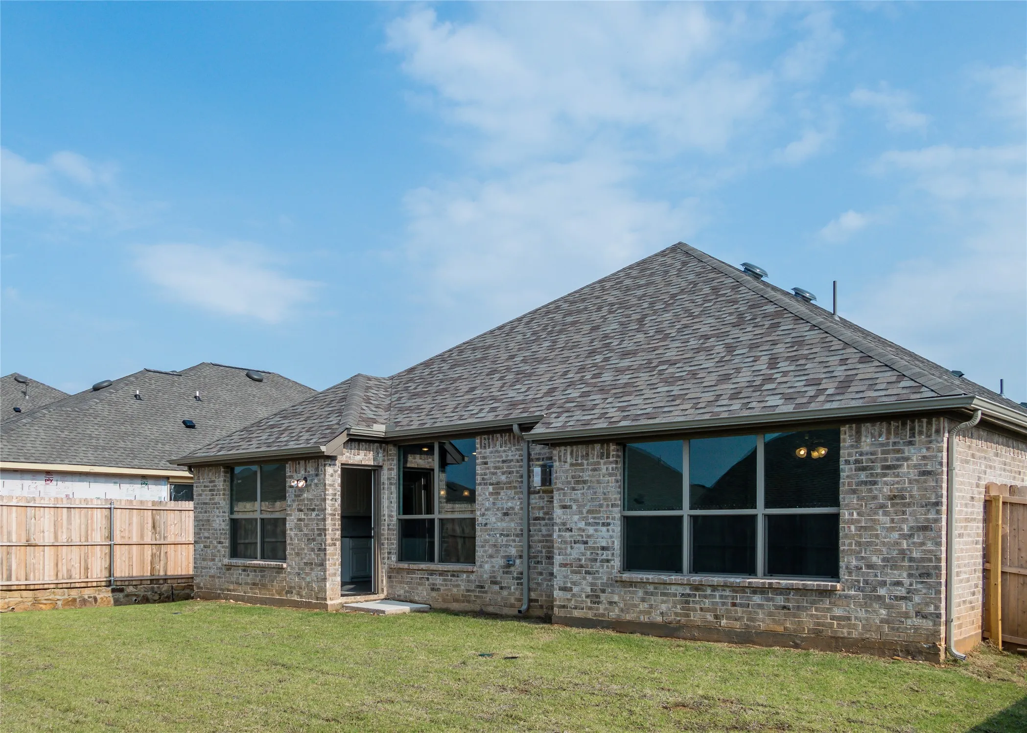 Single Family Residence For Rent in Denton County , 1909 Pavilion Lane, Denton, Texas 76210, 3 Bedroom, 2 Bathroom, 2 Garage spaces, 1,900 Sqft, built in 2016, mls#21390006, Real Estate Agent in Denton, Homes For Rent in Denton county, Homes For Rent in Denton, Realtor in Denton Texas, Real Estate Brokerage Independent Realty Texas, Luminita Cordes Realtor