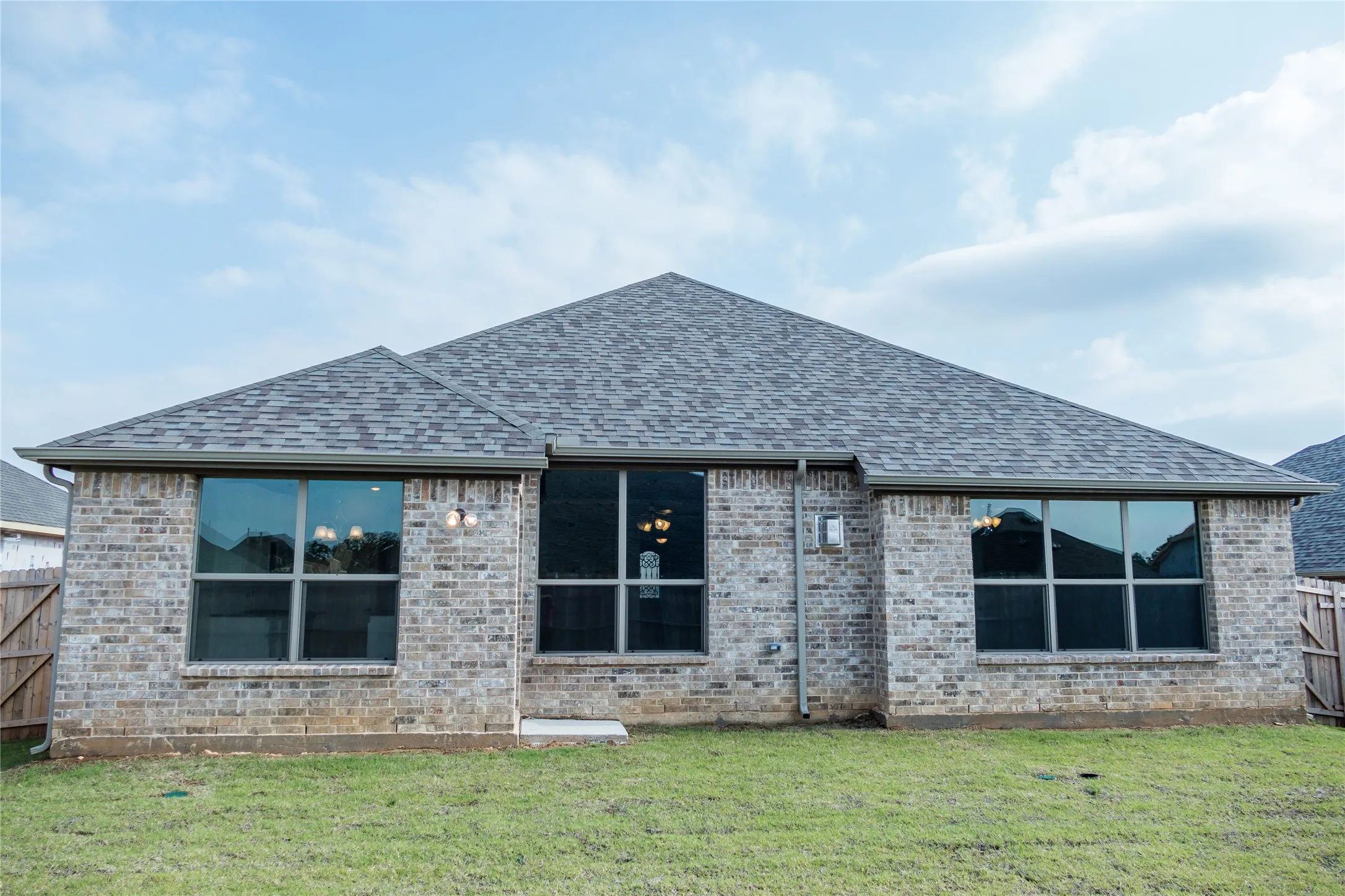 Single Family Residence For Rent in Denton County , 1909 Pavilion Lane, Denton, Texas 76210, 3 Bedroom, 2 Bathroom, 2 Garage spaces, 1,900 Sqft, built in 2016, mls#21390006, Real Estate Agent in Denton, Homes For Rent in Denton county, Homes For Rent in Denton, Realtor in Denton Texas, Real Estate Brokerage Independent Realty Texas, Luminita Cordes Realtor