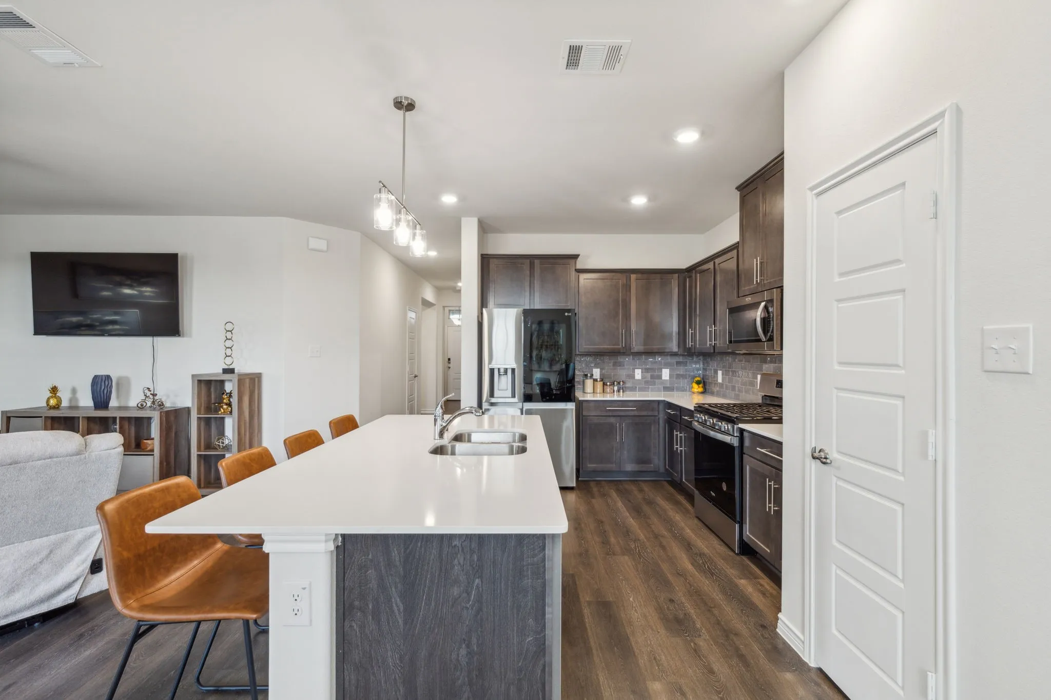 Single Family Residence For Sale in Denton County , 6518 Tudor Place, Celina, Texas 76227, 3 Bedroom, 2 Bathroom, 2 Garage spaces, 1,759 Sqft, built in 2022, mls#21388938, Real Estate Agent in Celina, Homes For Sale in Denton county, Homes For Sale in Celina, Realtor in Celina Texas, Real Estate Brokerage Independent Realty Texas, Luminita Cordes Realtor