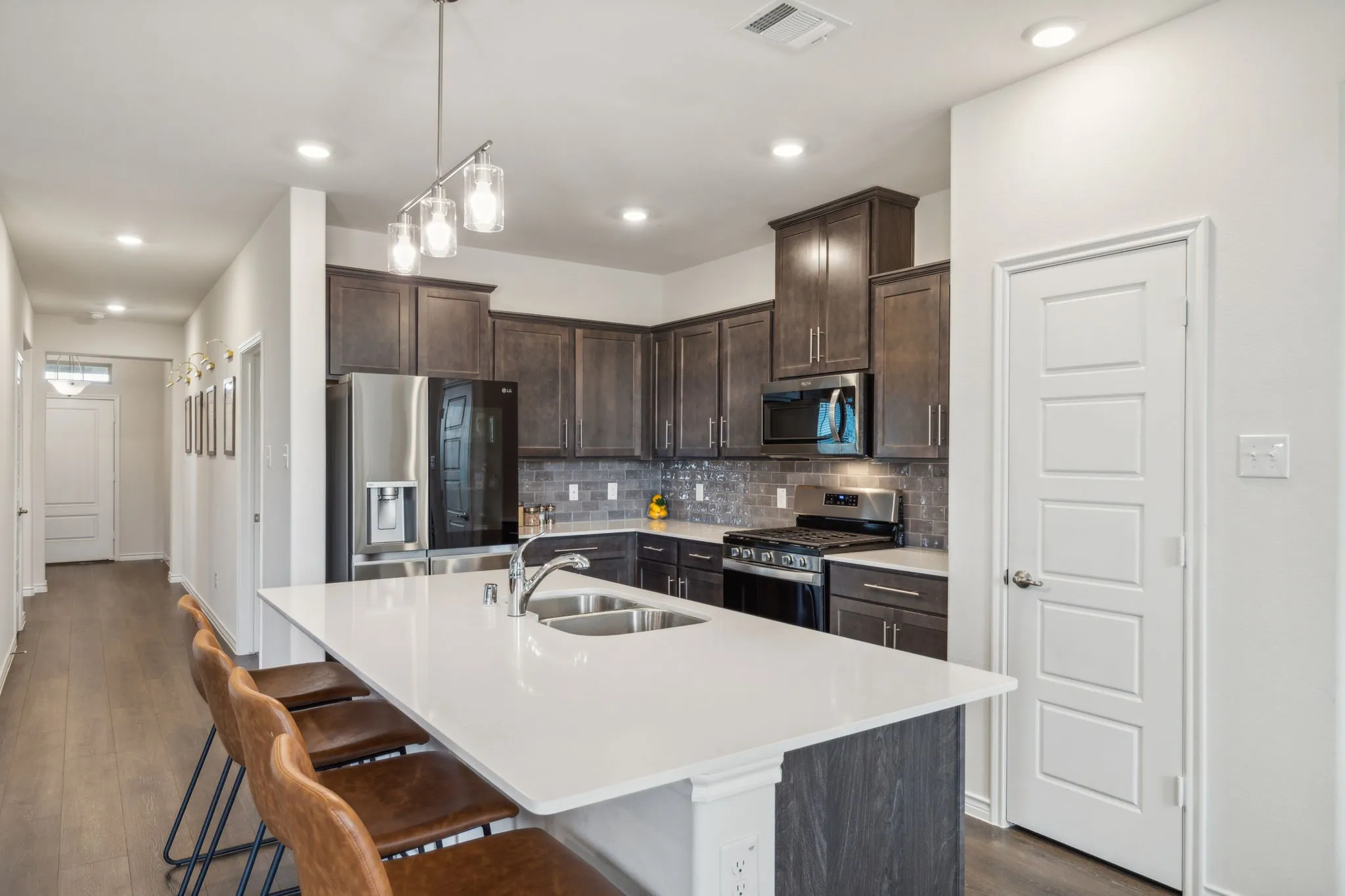 Single Family Residence For Sale in Denton County , 6518 Tudor Place, Celina, Texas 76227, 3 Bedroom, 2 Bathroom, 2 Garage spaces, 1,759 Sqft, built in 2022, mls#21388938, Real Estate Agent in Celina, Homes For Sale in Denton county, Homes For Sale in Celina, Realtor in Celina Texas, Real Estate Brokerage Independent Realty Texas, Luminita Cordes Realtor