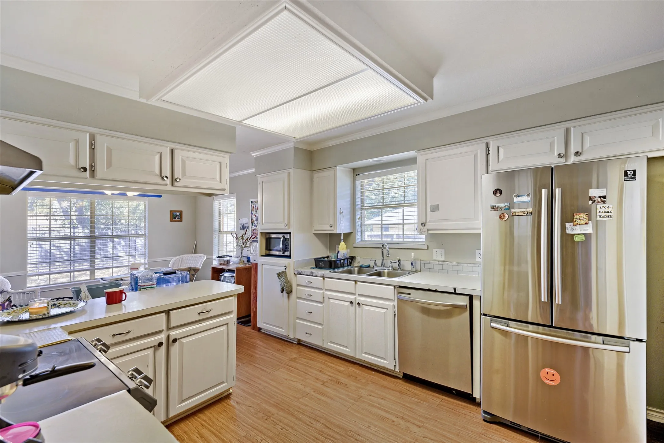 Single Family Residence For Sale in Hood County , 5008 Tahoka Drive, De Cordova, Texas 76049, 3 Bedroom, 2 Bathroom, 2 Garage spaces, 1,921 Sqft, built in 1991, mls#21386219, Real Estate Agent in De Cordova, Homes For Sale in Hood county, Homes For Sale in De Cordova, Realtor in De Cordova Texas, Real Estate Brokerage Independent Realty Texas, Luminita Cordes Realtor