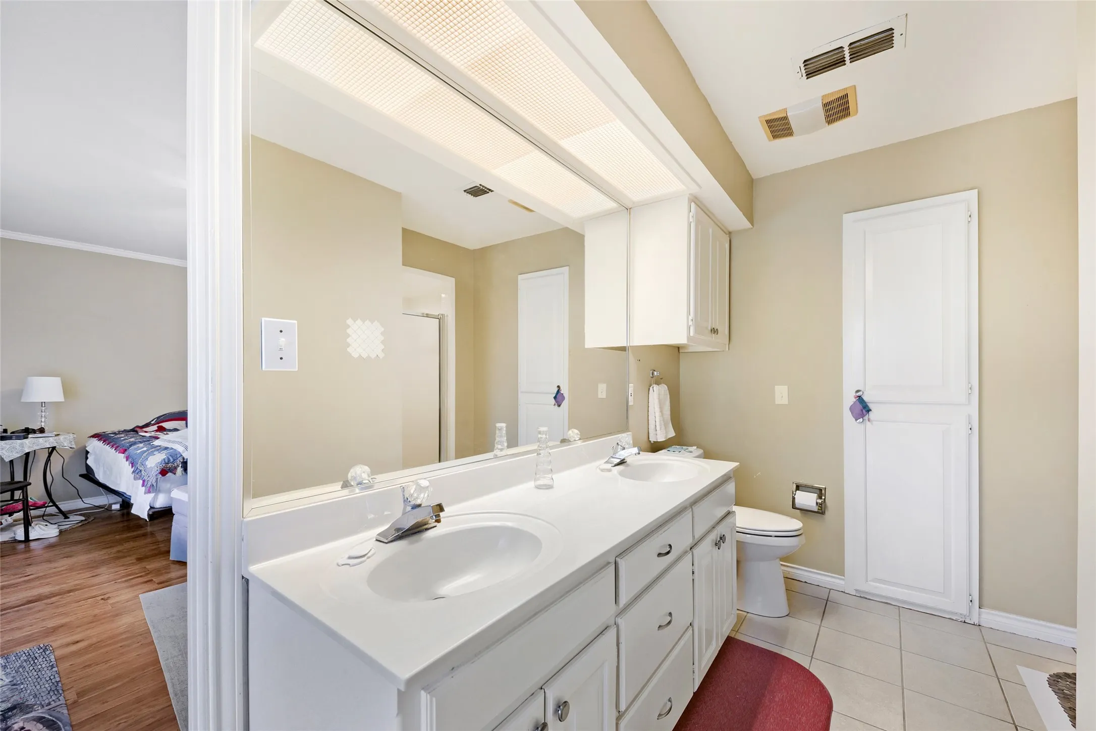 Single Family Residence For Sale in Hood County , 5008 Tahoka Drive, De Cordova, Texas 76049, 3 Bedroom, 2 Bathroom, 2 Garage spaces, 1,921 Sqft, built in 1991, mls#21386219, Real Estate Agent in De Cordova, Homes For Sale in Hood county, Homes For Sale in De Cordova, Realtor in De Cordova Texas, Real Estate Brokerage Independent Realty Texas, Luminita Cordes Realtor