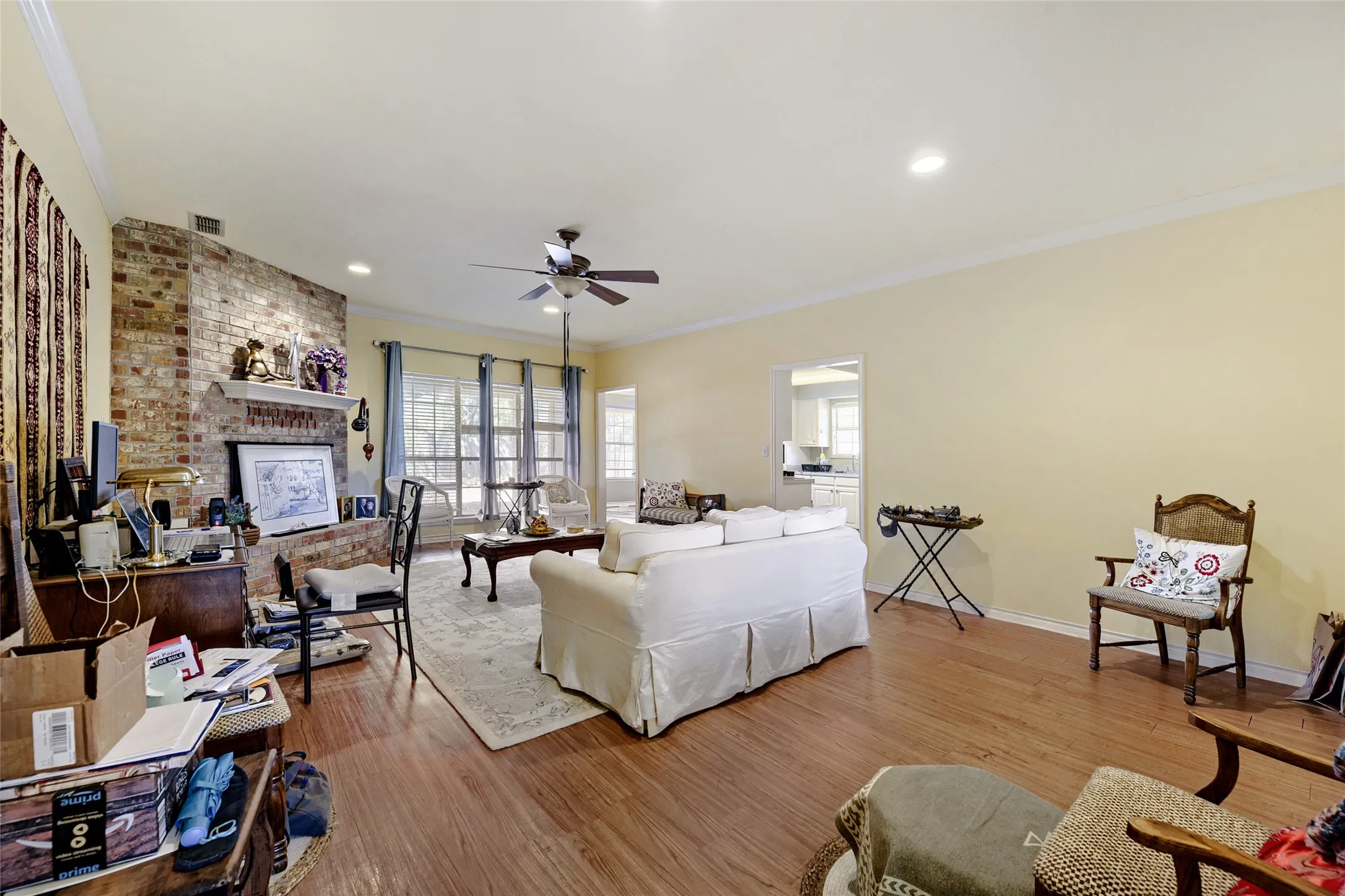 Single Family Residence For Sale in Hood County , 5008 Tahoka Drive, De Cordova, Texas 76049, 3 Bedroom, 2 Bathroom, 2 Garage spaces, 1,921 Sqft, built in 1991, mls#21386219, Real Estate Agent in De Cordova, Homes For Sale in Hood county, Homes For Sale in De Cordova, Realtor in De Cordova Texas, Real Estate Brokerage Independent Realty Texas, Luminita Cordes Realtor