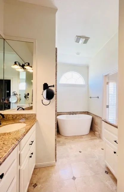 Townhouse For Rent in Dallas County , 4504 Bowser Avenue A, Dallas, Texas 75219, 3 Bedroom, 4 Bathroom, 2 Garage spaces, 1,944 Sqft, built in 1997, mls#21390010, Real Estate Agent in Dallas, Homes For Rent in Dallas county, Homes For Rent in Dallas, Realtor in Dallas Texas, Real Estate Brokerage Independent Realty Texas, Luminita Cordes Realtor