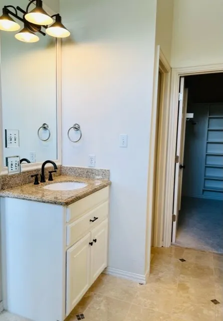 Townhouse For Rent in Dallas County , 4504 Bowser Avenue A, Dallas, Texas 75219, 3 Bedroom, 4 Bathroom, 2 Garage spaces, 1,944 Sqft, built in 1997, mls#21390010, Real Estate Agent in Dallas, Homes For Rent in Dallas county, Homes For Rent in Dallas, Realtor in Dallas Texas, Real Estate Brokerage Independent Realty Texas, Luminita Cordes Realtor