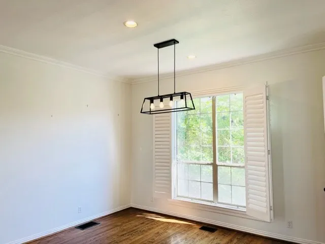 Townhouse For Rent in Dallas County , 4504 Bowser Avenue A, Dallas, Texas 75219, 3 Bedroom, 4 Bathroom, 2 Garage spaces, 1,944 Sqft, built in 1997, mls#21390010, Real Estate Agent in Dallas, Homes For Rent in Dallas county, Homes For Rent in Dallas, Realtor in Dallas Texas, Real Estate Brokerage Independent Realty Texas, Luminita Cordes Realtor