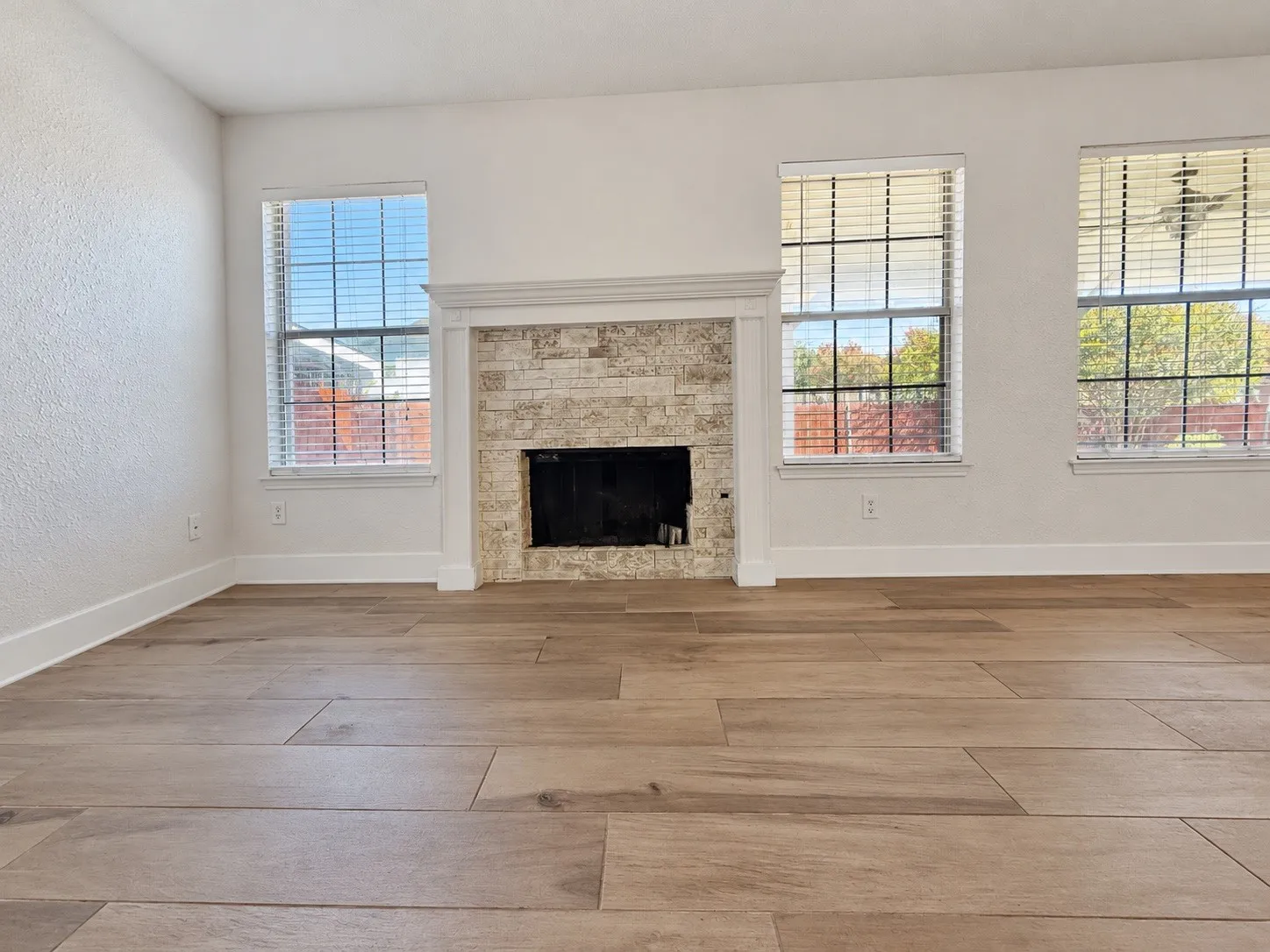 Single Family Residence For Rent in Dallas County , 1330 Kensington Court, Garland, Texas 75040, 4 Bedroom, 3 Bathroom, 2 Garage spaces, 2,185 Sqft, built in 1997, mls#21389702, Real Estate Agent in Garland, Homes For Rent in Dallas county, Homes For Rent in Garland, Realtor in Garland Texas, Real Estate Brokerage Independent Realty Texas, Luminita Cordes Realtor