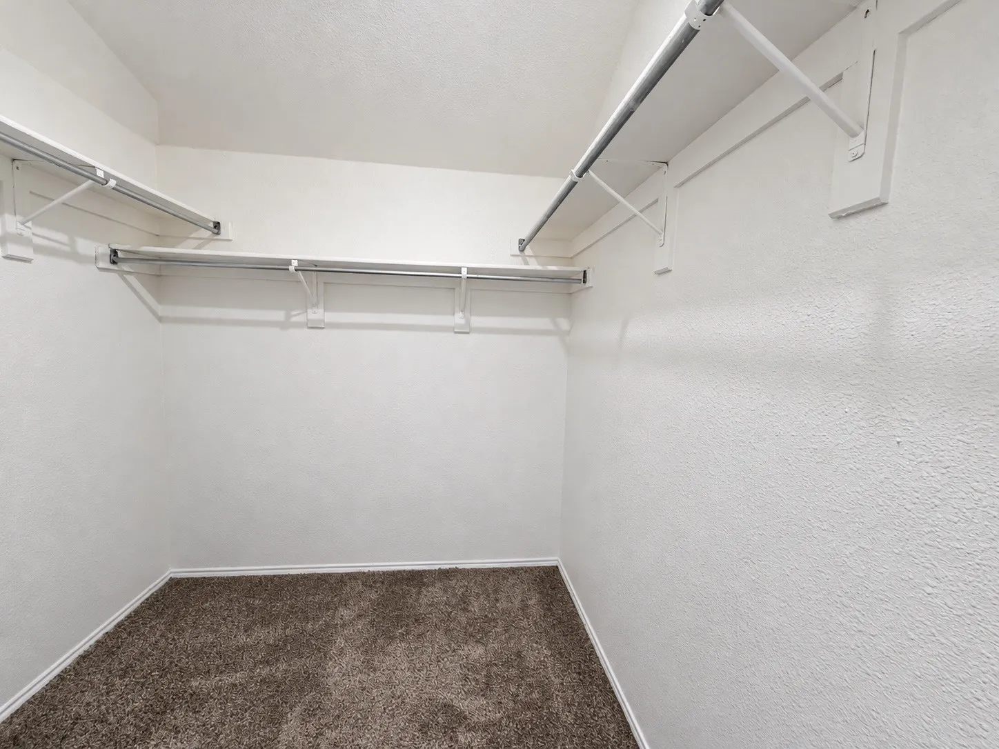 Single Family Residence For Rent in Dallas County , 1330 Kensington Court, Garland, Texas 75040, 4 Bedroom, 3 Bathroom, 2 Garage spaces, 2,185 Sqft, built in 1997, mls#21389702, Real Estate Agent in Garland, Homes For Rent in Dallas county, Homes For Rent in Garland, Realtor in Garland Texas, Real Estate Brokerage Independent Realty Texas, Luminita Cordes Realtor