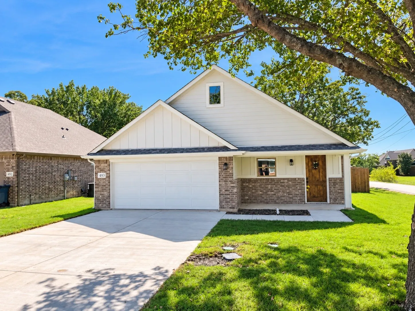 Single Family Residence For Sale in Grayson County , 493 W Jefferson Street, Van Alstyne, Texas 75495, 3 Bedroom, 2 Bathroom, 2 Garage spaces, 1,786 Sqft, built in 2026, mls#21390015, Real Estate Agent in Van Alstyne, Homes For Sale in Grayson county, Homes For Sale in Van Alstyne, Realtor in Van Alstyne Texas, Real Estate Brokerage Independent Realty Texas, Luminita Cordes Realtor